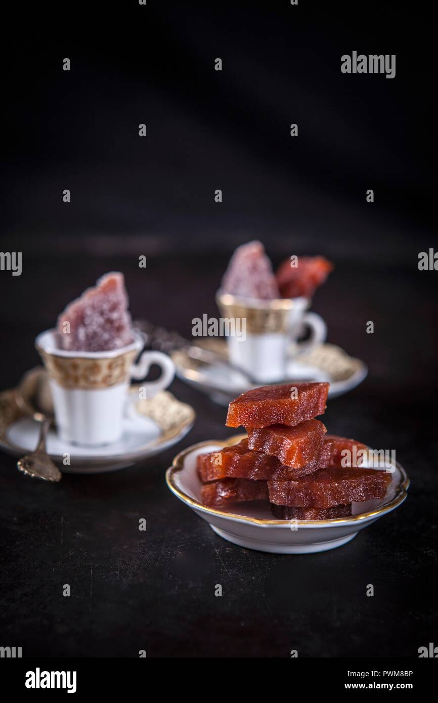 Quitte Brot in Zucker und ohne Zucker gerollt Stockfoto