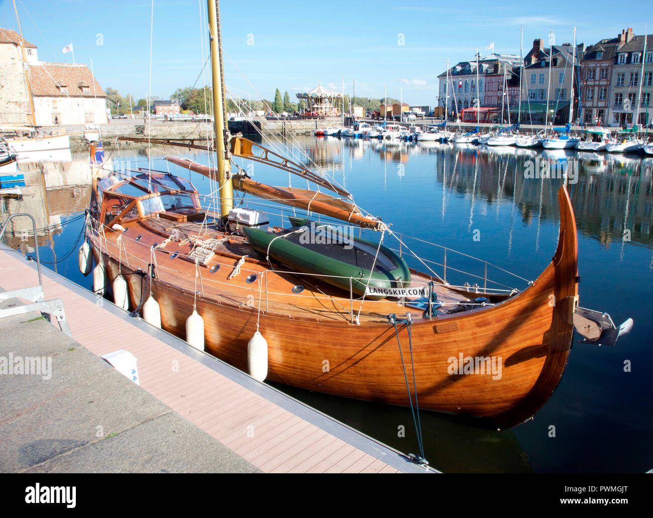 Valtyr, eine Viking longboat in den Hafen von Honfleur, Normandie günstig Stockfoto