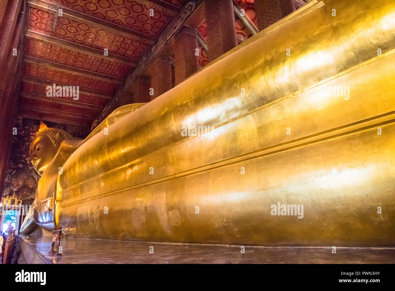 Liegenden Buddha goldene Statue. Wat Pho, Bangkok, Thailand Stockfoto