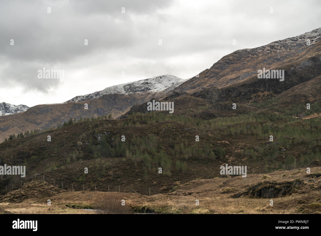 Fünf Schwestern von Kintail, schneebedeckt, West Highlands, Schottland, Großbritannien Stockfoto