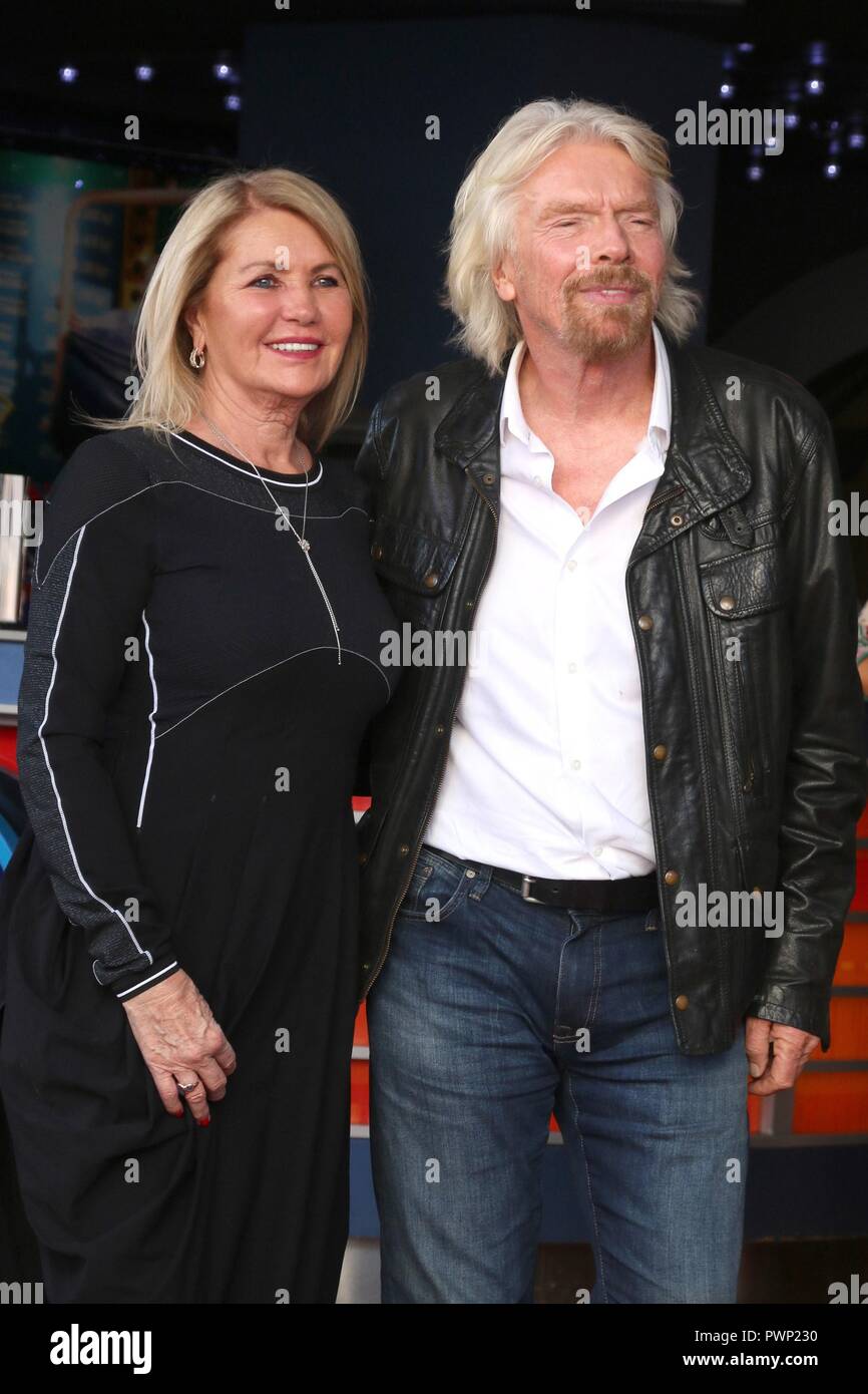 Los Angeles, CA, USA. 16 Okt, 2018. Joan Templeman Branson, Sir Richard Branson in der Induktion Zeremonie für Stern auf dem Hollywood Walk of Fame für Sir Richard Branson, Hollywood Boulevard, Los Angeles, CA 16. Oktober 2018. Credit: Priscilla Grant/Everett Collection/Alamy leben Nachrichten Stockfoto