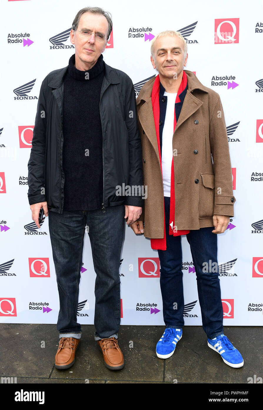 Rick Smith (links) und Karl Hyde von Underworld während der Q Awards 2018 in Verbindung mit Absolute Radio im Camden Roundhouse, London. Stockfoto