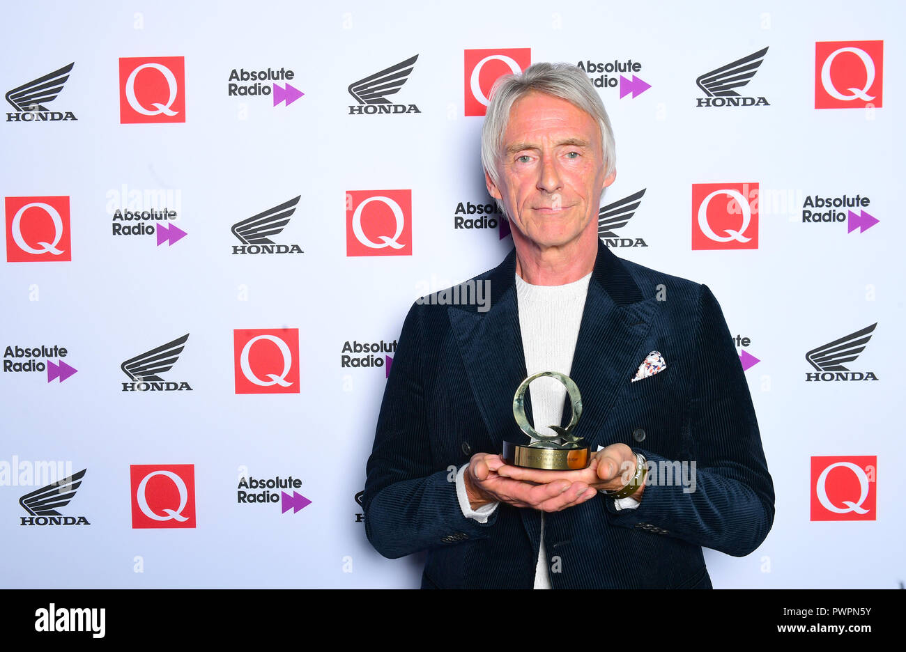 Paul Weller mit der Q beste Handeln in der Welt von heute in der Presse während der Q Awards 2018 in Verbindung mit Absolute Radio im Camden Roundhouse, London. Stockfoto