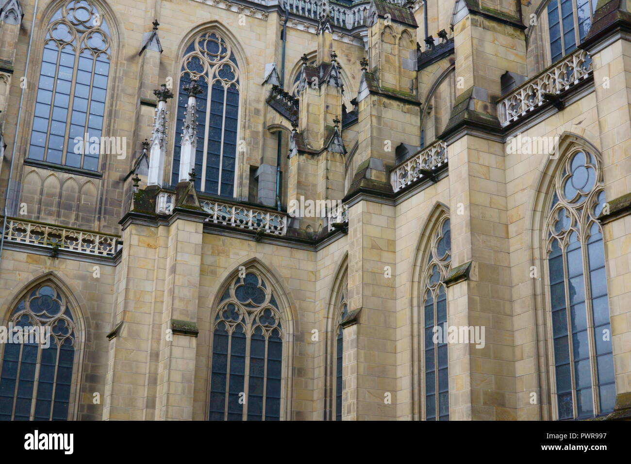 Riesige historische Kirche in Linz, Österreich Stockfoto