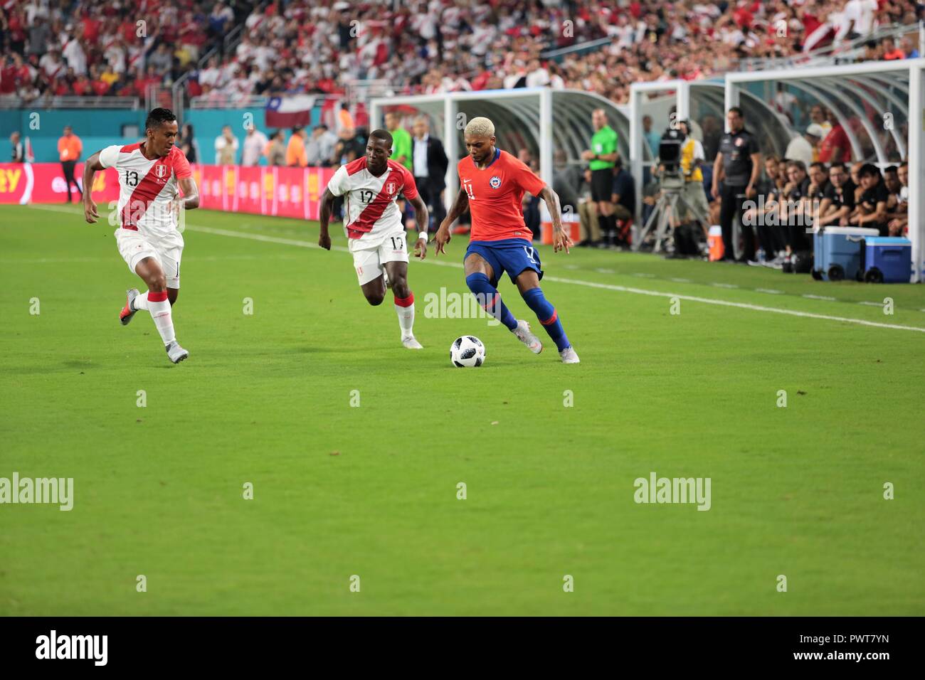 Miami, Florida. 12 Okt, 2018. Fußball-Spiel, Chile vs Peru im Hard Rock Stadion in Miami, Florida. Okt 12, 2018. Peru gewann 3-0. Stockfoto