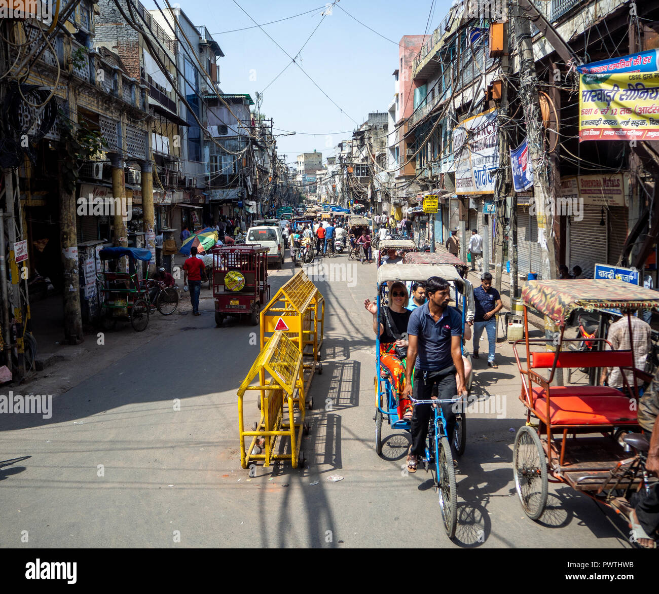 Delhi, Indien, 18. - 20. September 2018 Einwohner von Delhi koexistieren mit Kreislauf- Chaos und Permanente Störung in der Stadt Stockfoto