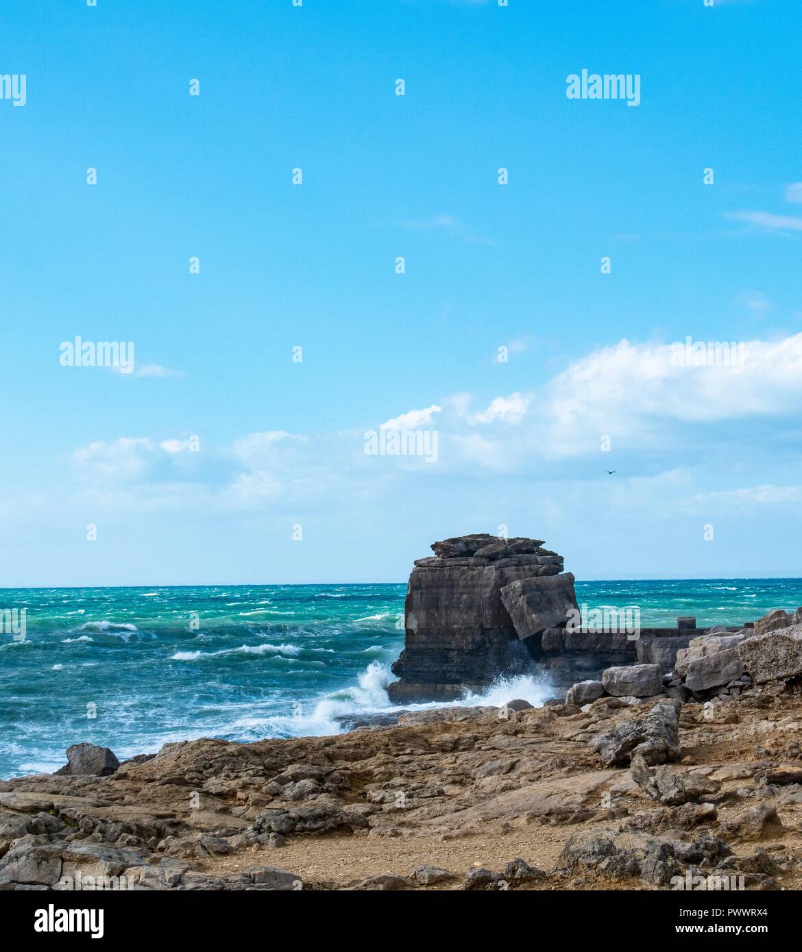 Pultpit rock und Trinity denkmal Dorset Portland Bill Stockfoto