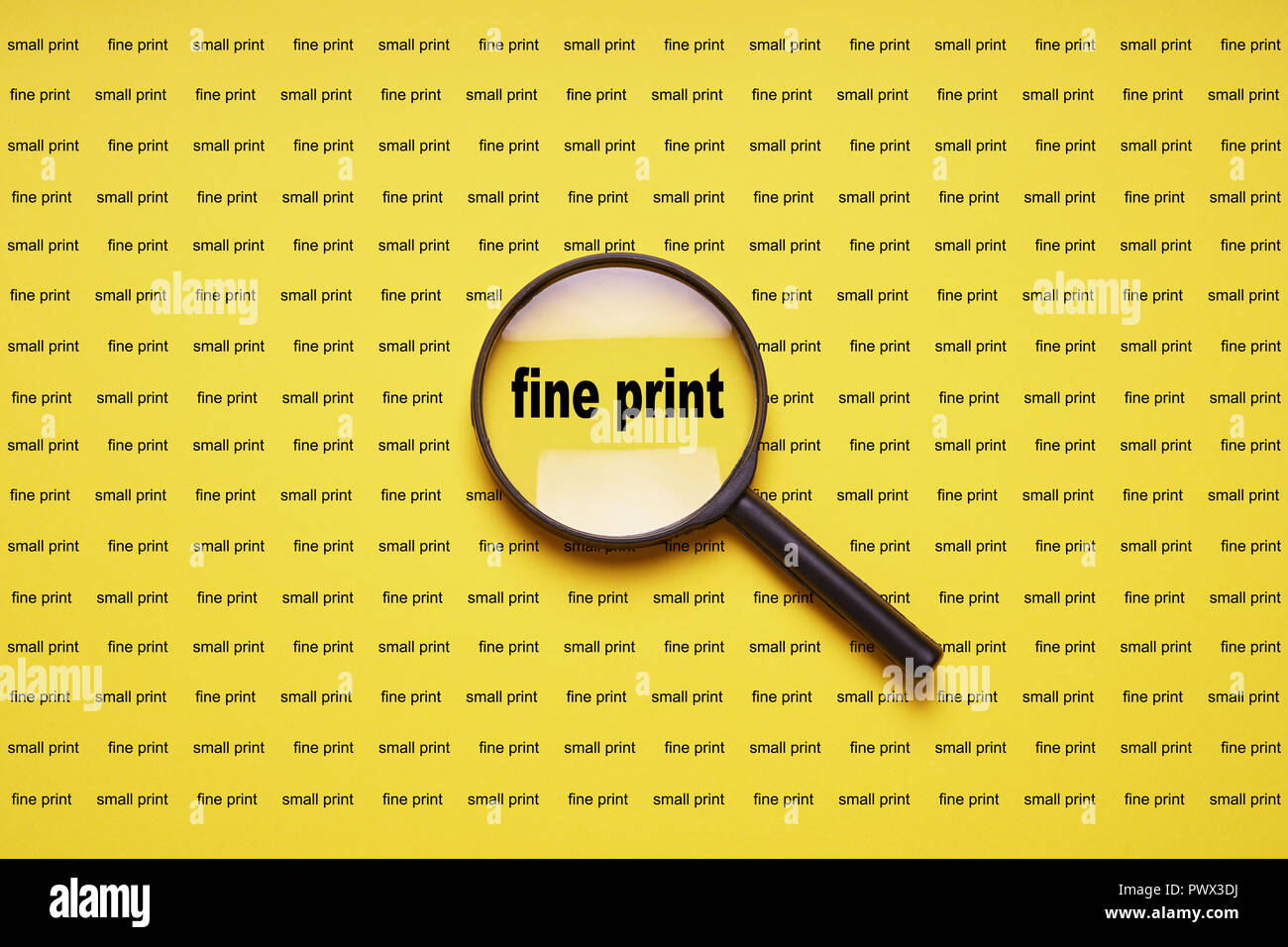 Fine Print erweiterten mit Lupe Lupe Lupe, Business Konzept Stockfoto