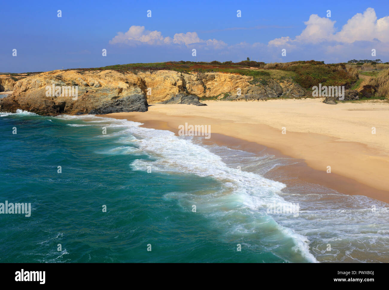 Portugal Südwest Alentejo und Costa Vicentina cliff Blick von oben auf die cordoama Strand Stockfoto