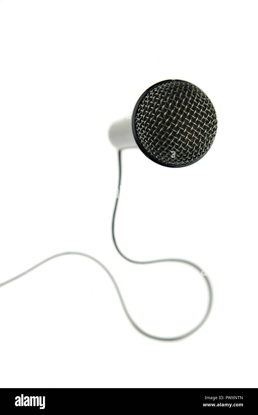 Schwarz Mikrofon mit Kabel und ein-aus-Schalter Stockfoto