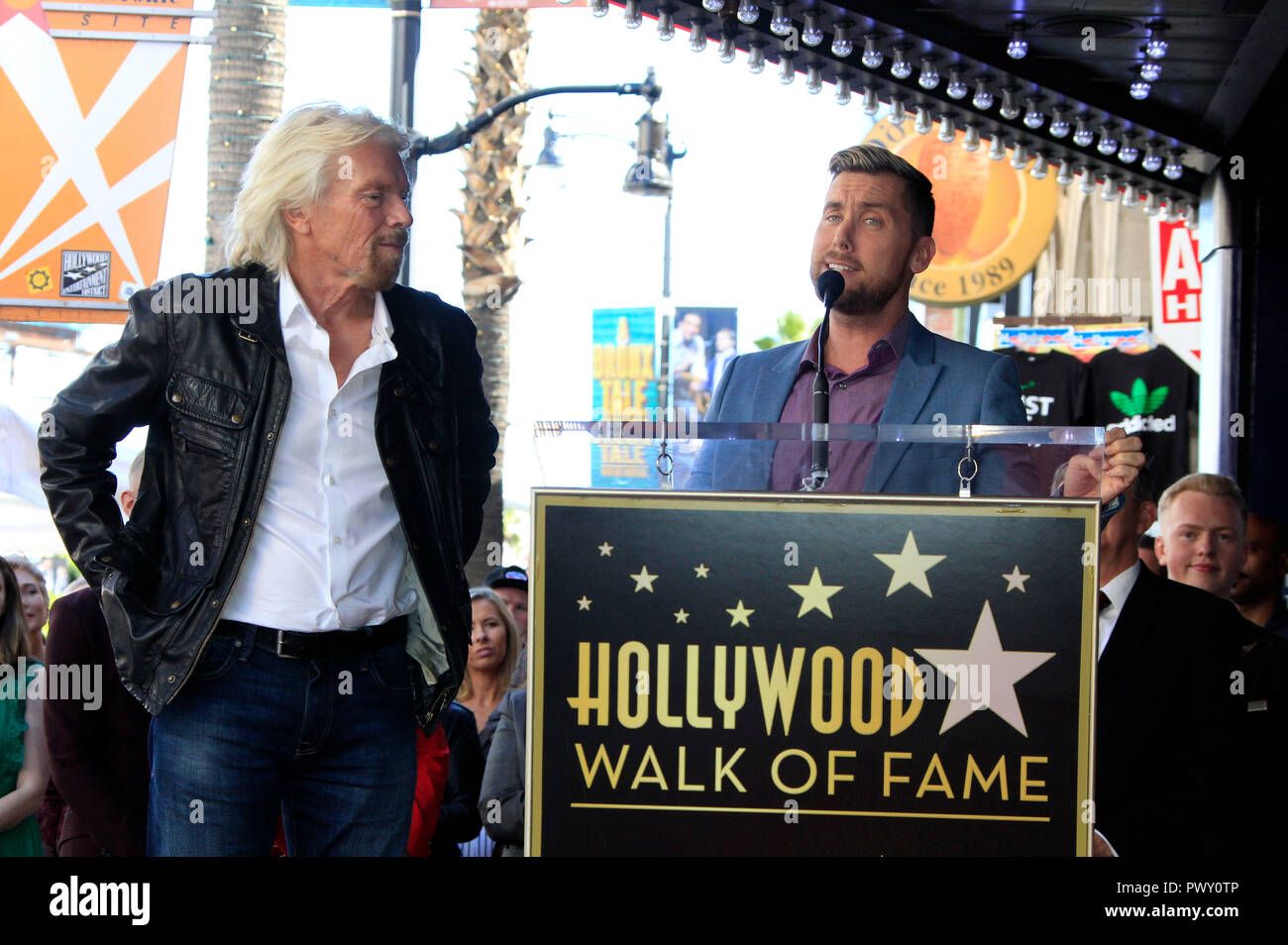 Los Angeles, USA. 16 Okt, 2018. Sir Richard Branson und Lance Bass bei der Preisverleihung Award, einen Stern zu Richard Branson auf dem Hollywood Walk of Fame. Los Angeles, 16.10.2018 | Verwendung der weltweiten Kredit: dpa/Alamy leben Nachrichten Stockfoto
