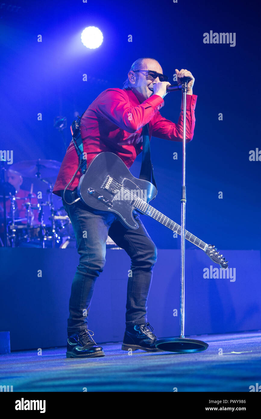 Padua, Italien. Okt, 2018 18. Luca Carboni Live Sputnik Tour 2018 Gran Teatro Geox Padova Credit: Unabhängige Fotoagentur/Alamy leben Nachrichten Stockfoto