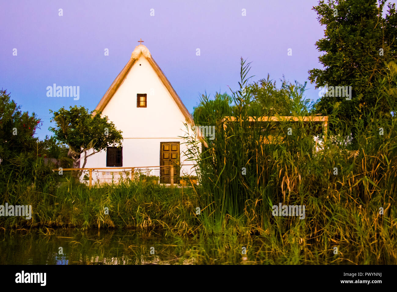 Kleines Bauernhaus, oder "Barraca", in die Lagune "La Albufera", in Valencia, Spanien Stockfoto