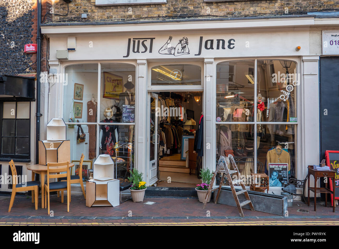 Nur Jane, Vintage Kleidung Shop, Second Hand Shop, Altstadt, Margate, Thanet, Kent, England, Großbritannien Stockfoto