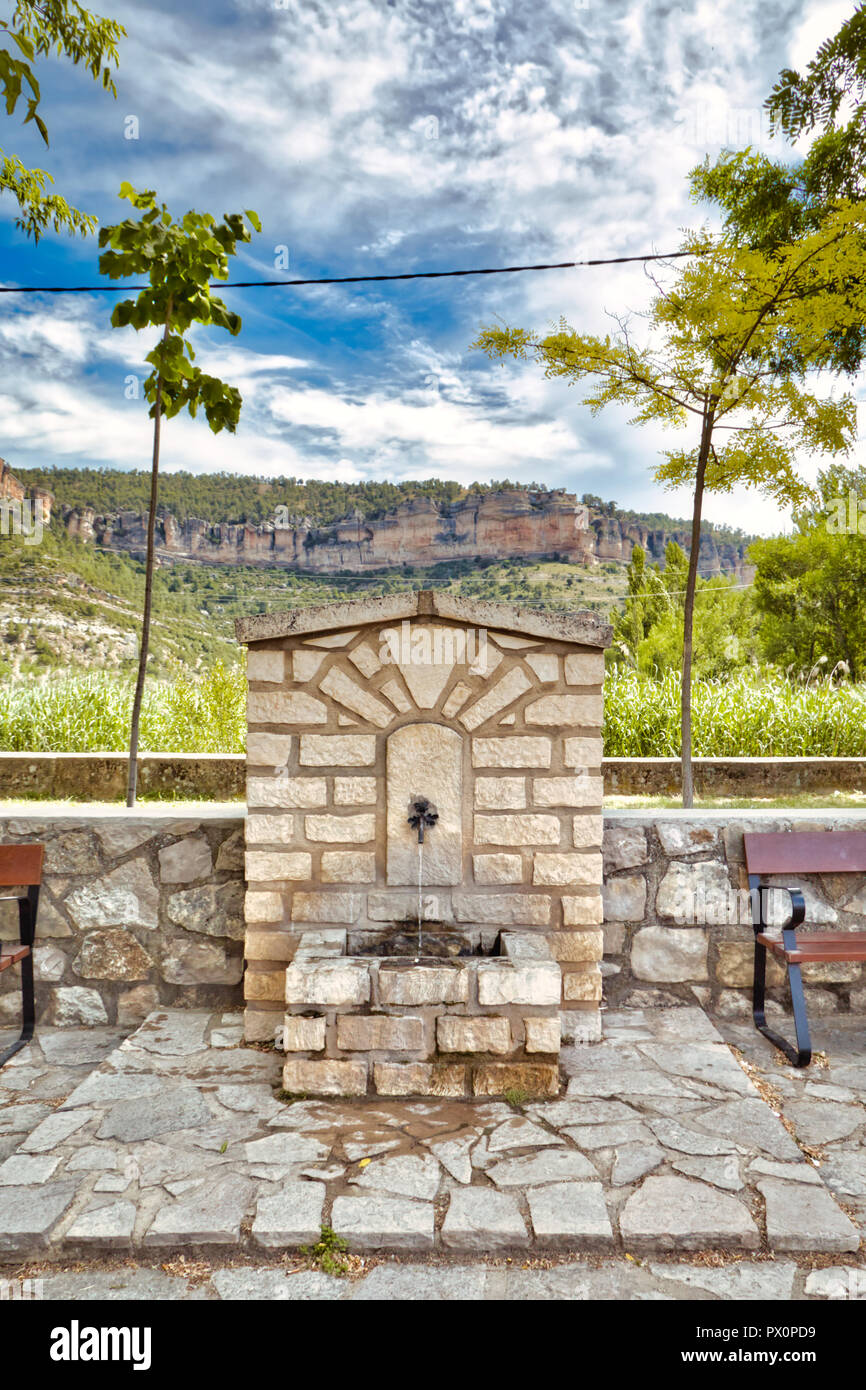 Alten öffentlichen Brunnen neben dem Uña Lagune, in der Provinz Cuenca, Spanien Stockfoto