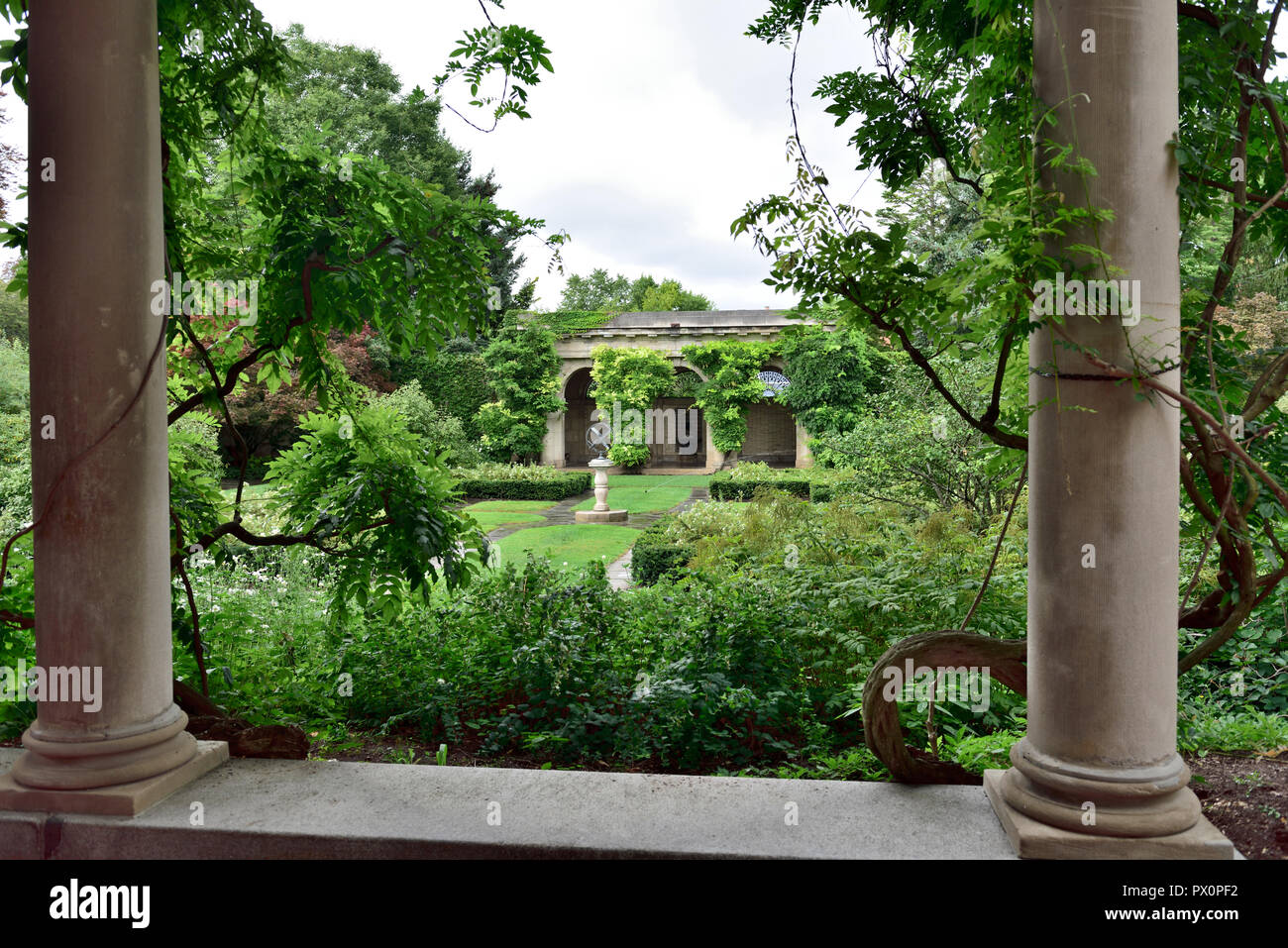 Blick in den Garten, wo 1. je Farbe Kino film George Eastman House und das Museum gemacht, Rochester, New York, USA Stockfoto