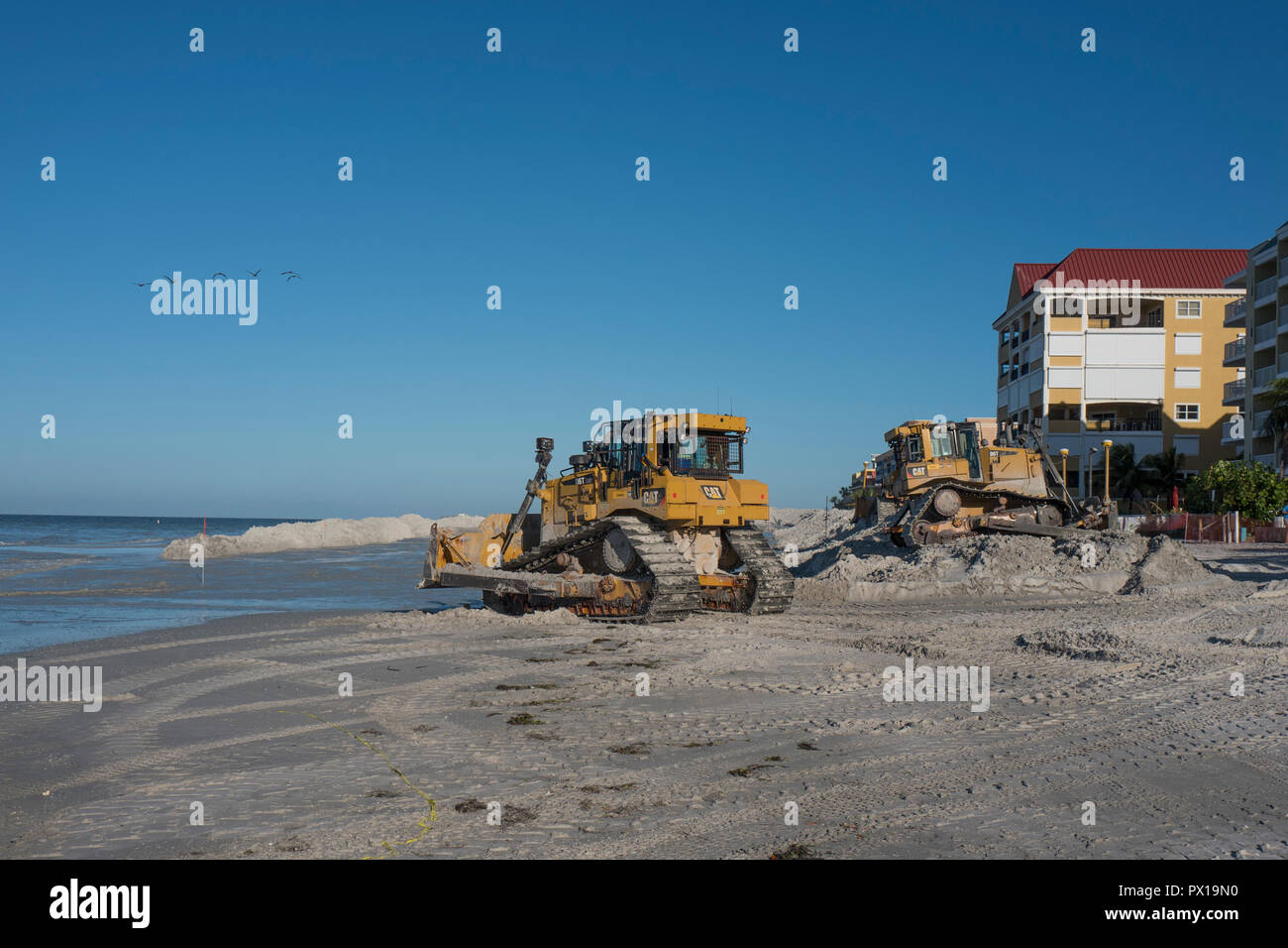 Redington Beach, Pinellas County, Florida, USA., Dienstag, 16 Oktober, 2018, Strand Lagerauffüllung, © Peter Spurrier Stockfoto