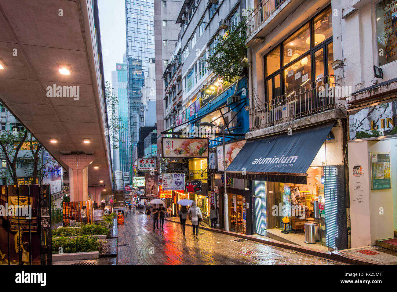 Abends Straße Szenen auf der Insel Hong Kong, Hong Kong, China. Stockfoto