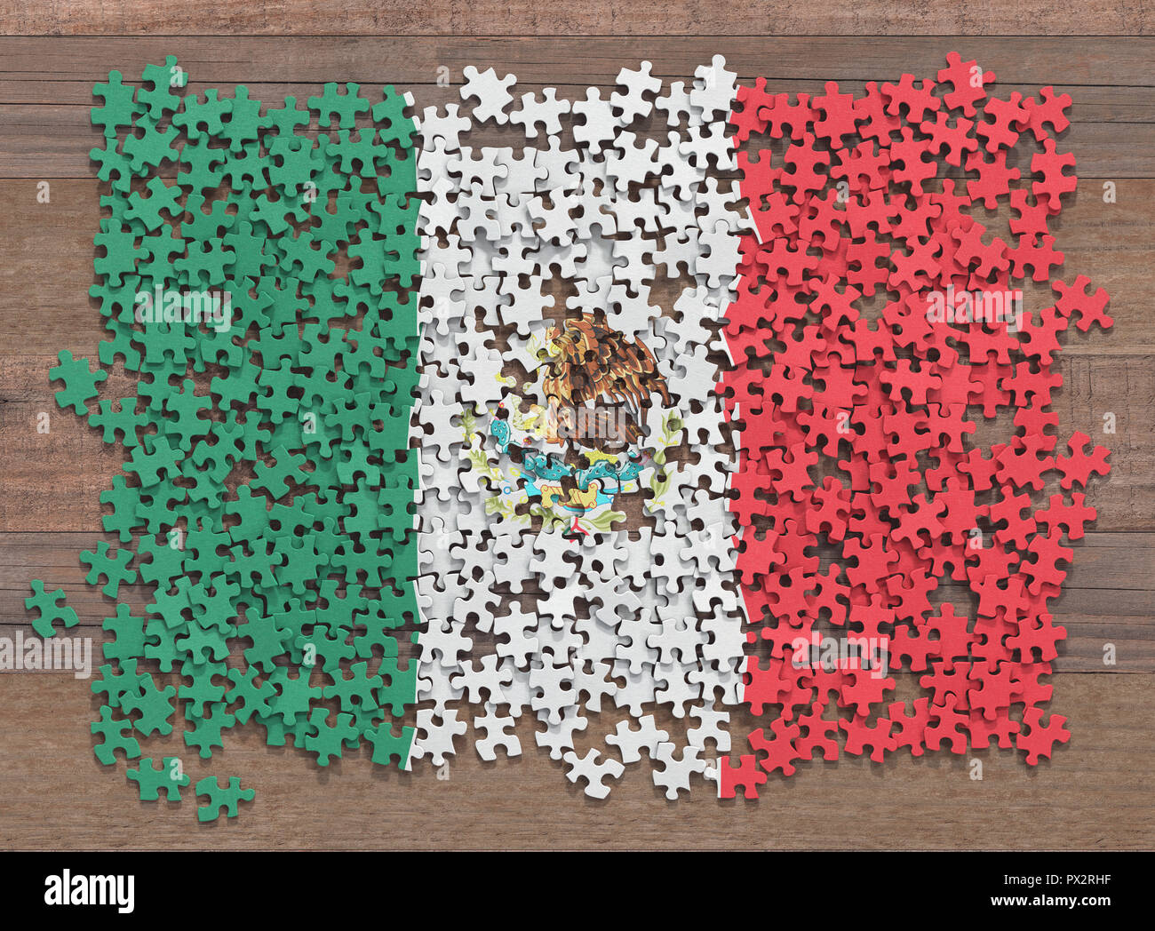 Flagge der Mexiko in ungeordneten Teile eines Puzzles. Stockfoto