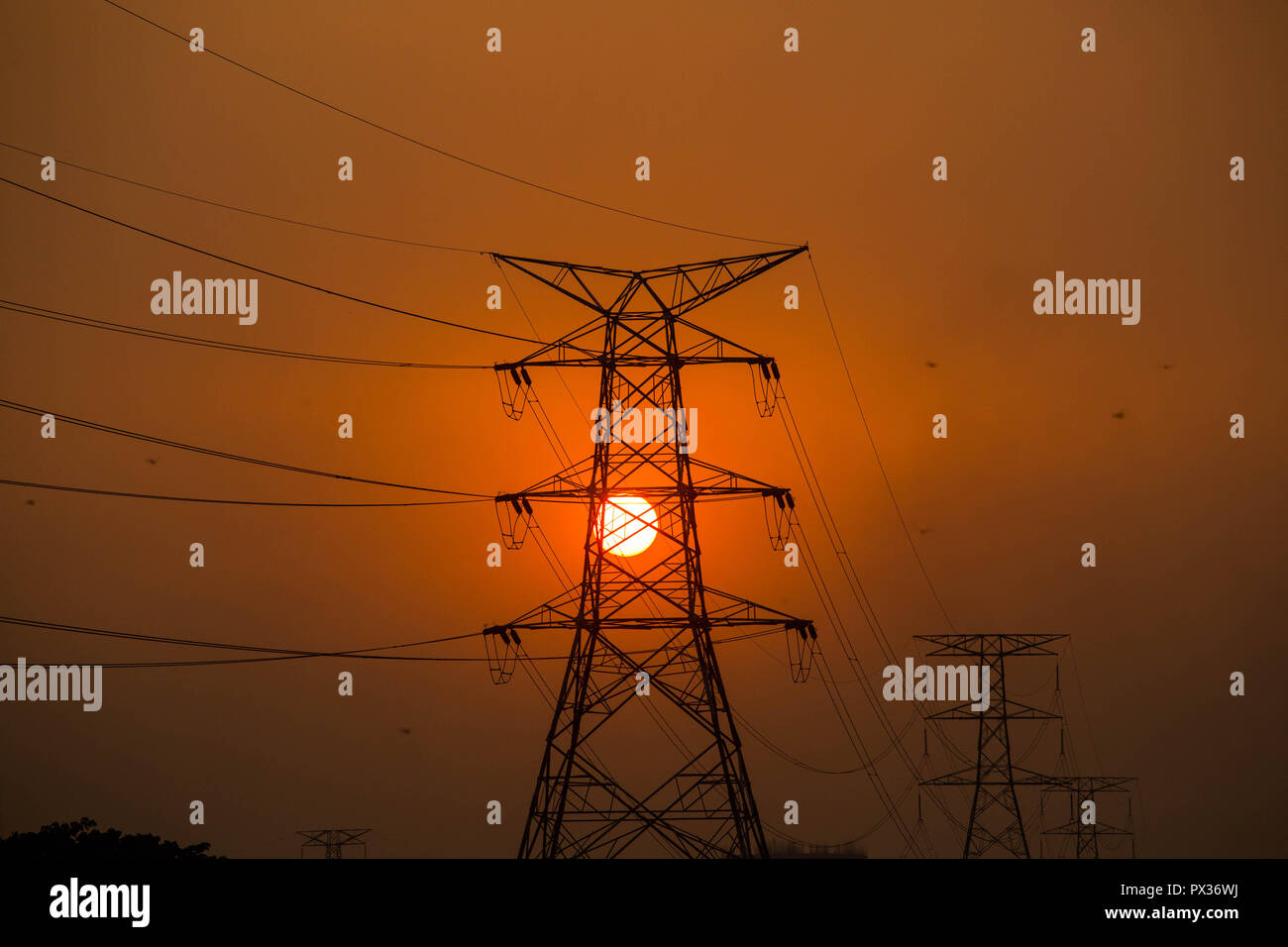 Strommasten der National Grid. Dhaka, Bangladesch Stockfoto