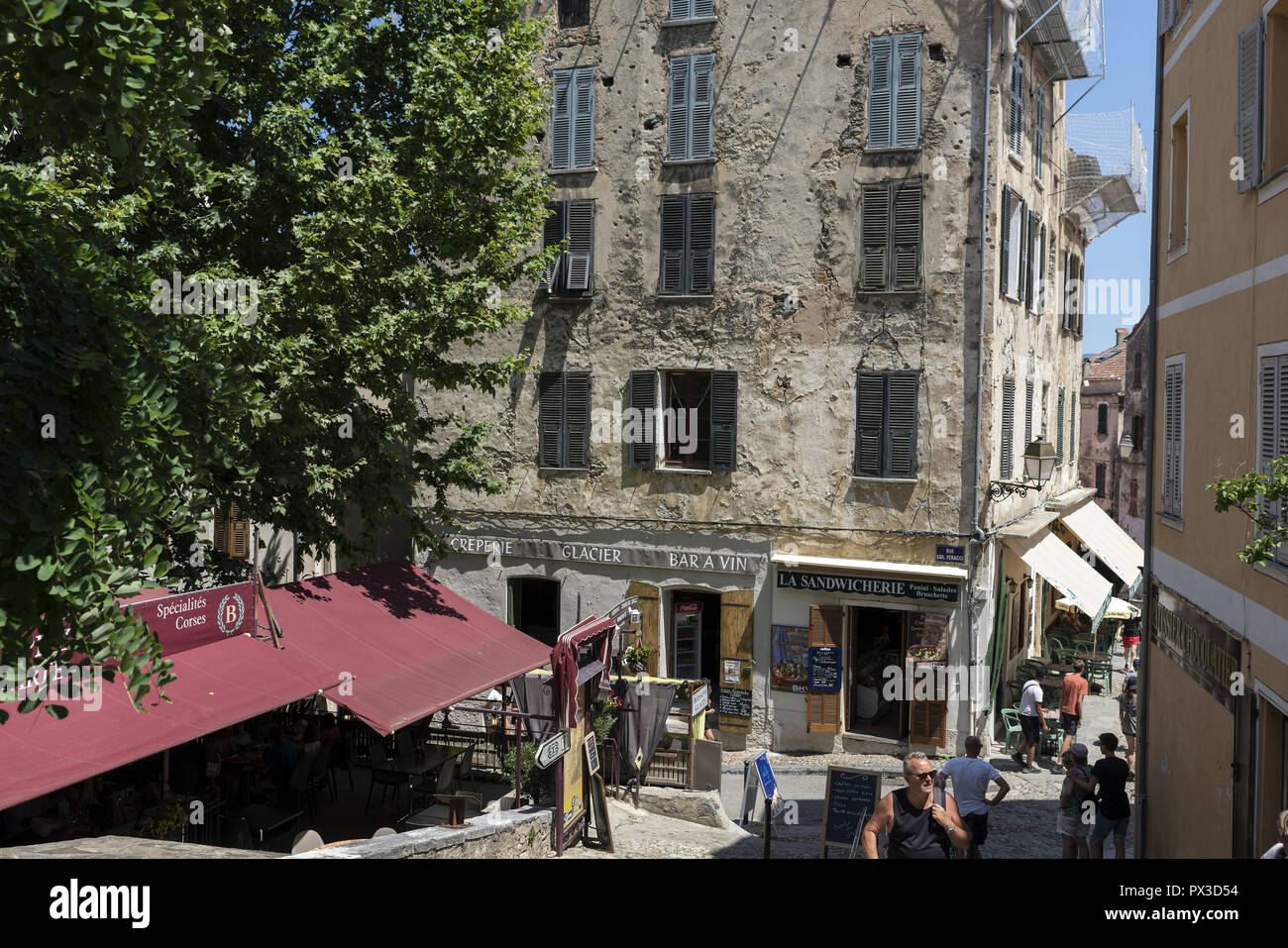 Altes Wohnhaus in der Stadt Corte. Stara Kamienica w mieście Corte. Stockfoto