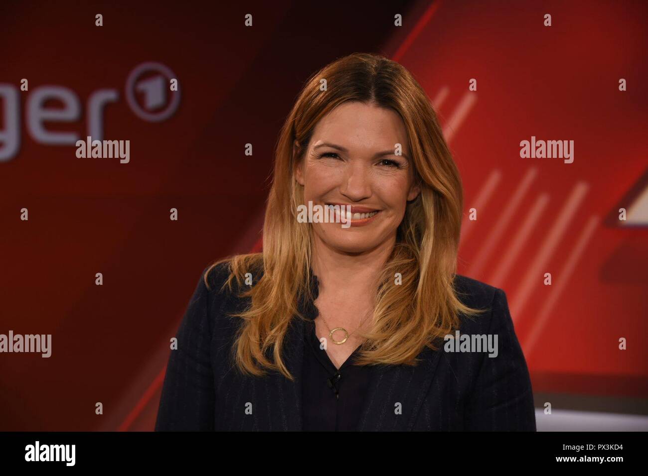 Köln, Deutschland. 17 Okt, 2018. Jessica LIBBERTZ, b. KASTROP, Moderator, Sportreporter, Porträt, Porträt, Porträt, 7/8-Einzelbild, einzigen Motiv, in der Sendung MAISCHBERGER, ARD, Thema der Show: watschn fÃ r die Volksparteien: Wer braucht Union und SPD? | Verwendung der weltweiten Kredit: dpa/Alamy leben Nachrichten Stockfoto