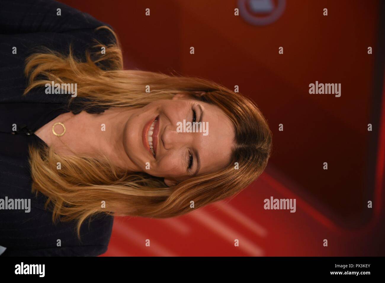 Köln, Deutschland. 17 Okt, 2018. Jessica LIBBERTZ, b. KASTROP, Moderator, Sportreporter, Porträt, Porträt, Porträt, 7/8-Einzelbild, einzigen Motiv, in der Sendung MAISCHBERGER, ARD, Thema der Show: watschn fÃ r die Volksparteien: Wer braucht Union und SPD? | Verwendung der weltweiten Kredit: dpa/Alamy leben Nachrichten Stockfoto