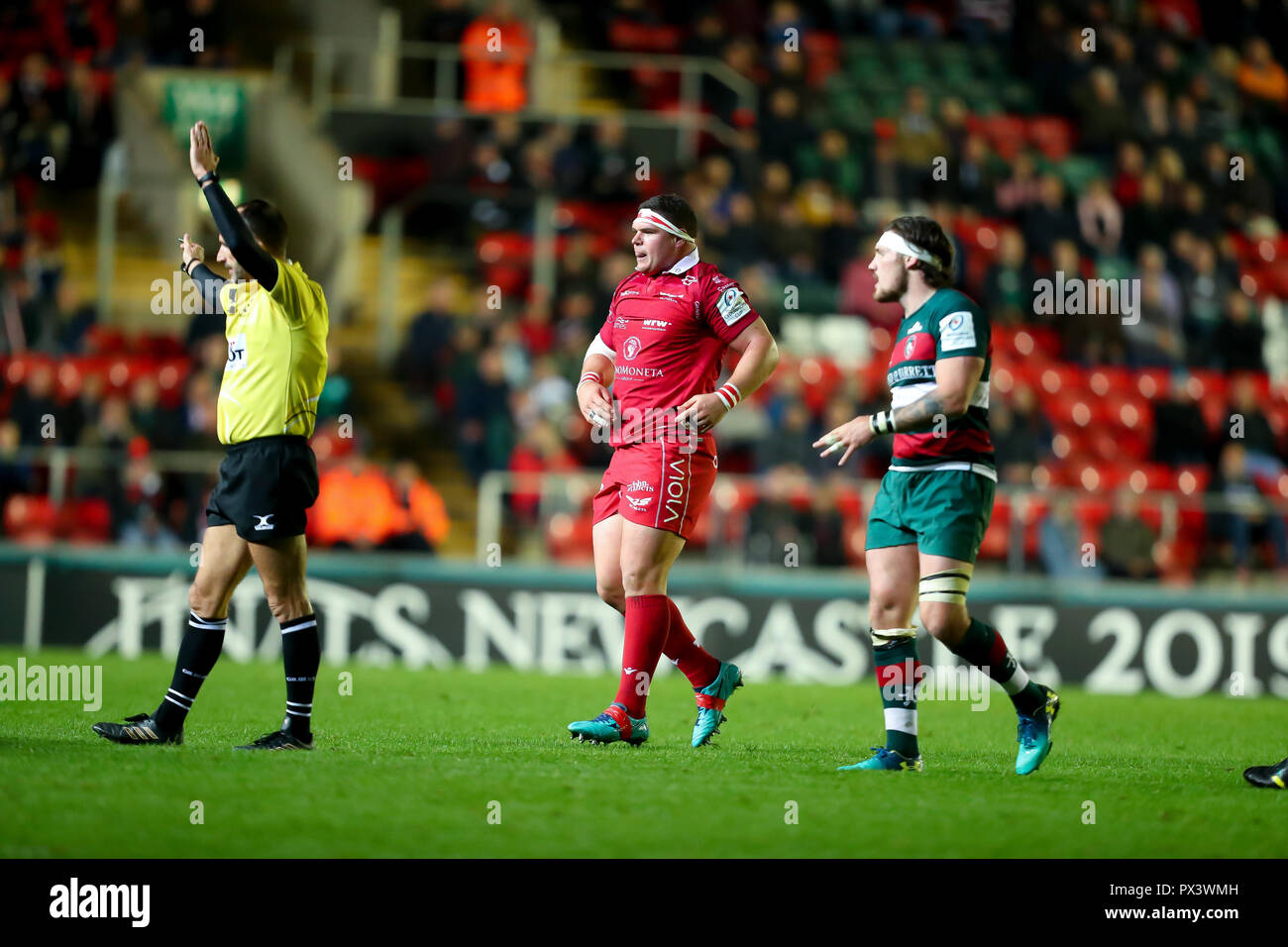 Leicester, Großbritannien. 19. Oktober 2018. 19.10.2018 Leicester, England. Rugby Union. Werner Krüger in Aktion für Scarlets während der heineken Champions Cup Runde 2 Match zwischen Leicester Tigers und Scarlets rfc am Welford Road Stadium, Leicester gespielt. © Phil Hutchinson/Alamy leben Nachrichten Stockfoto