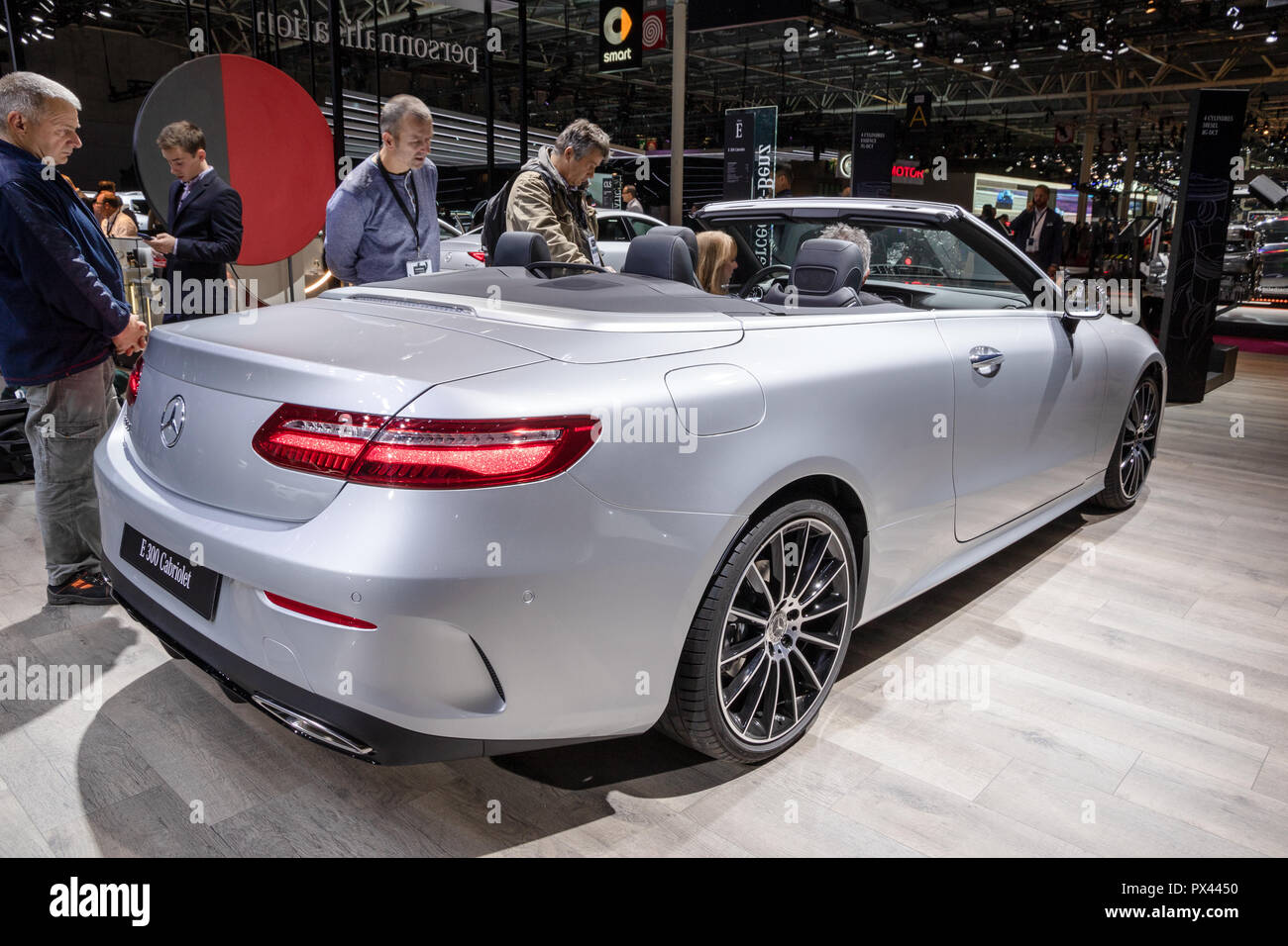 PARIS - Okt 2, 2018: Mercedes Benz E 300 Cabriolet Auto auf der Paris Motor Show präsentiert. Stockfoto