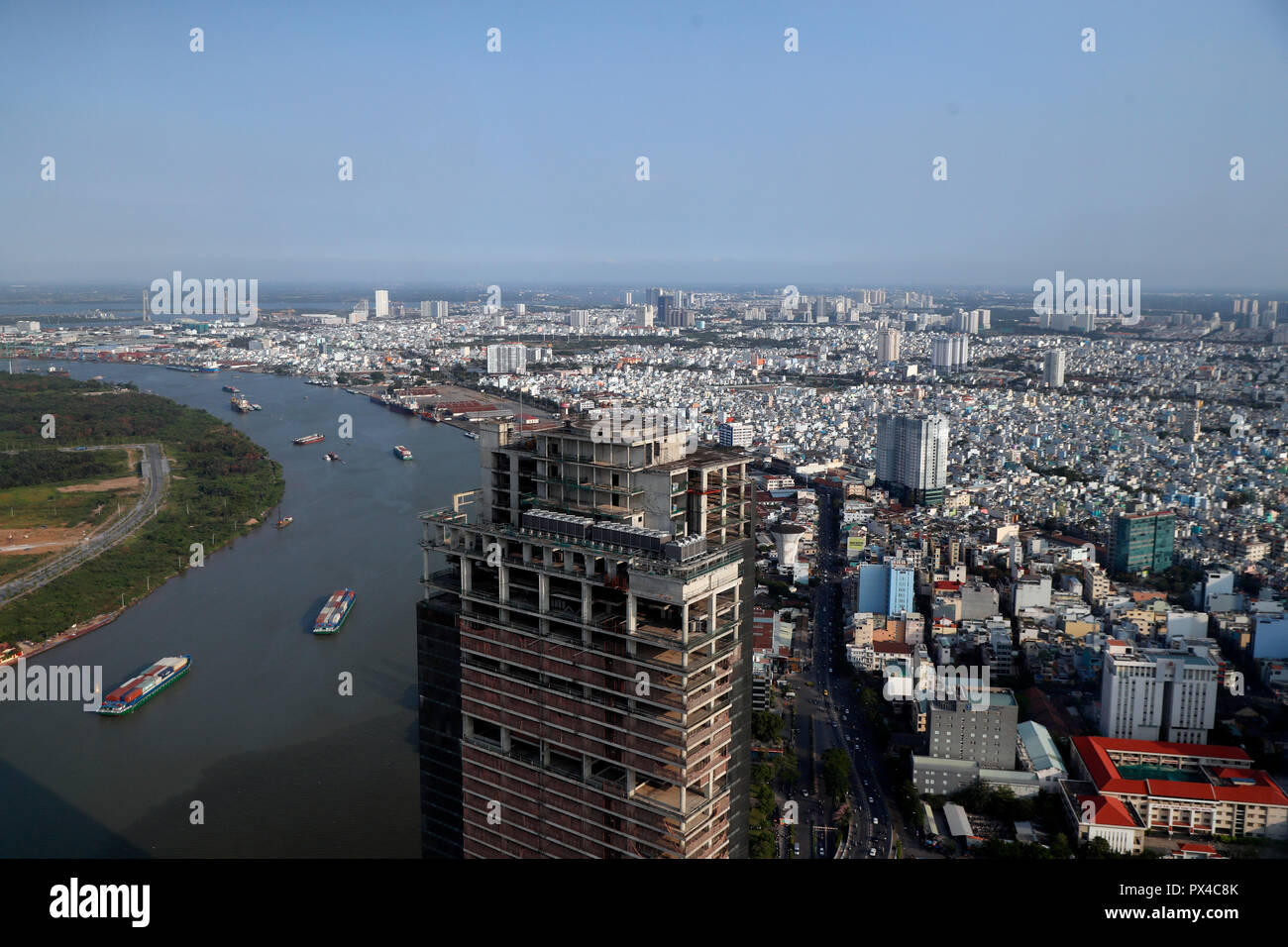 Saigon River und das Stadtbild von Ho Chin Minh Skyline. Saigon. Vietnam. Stockfoto