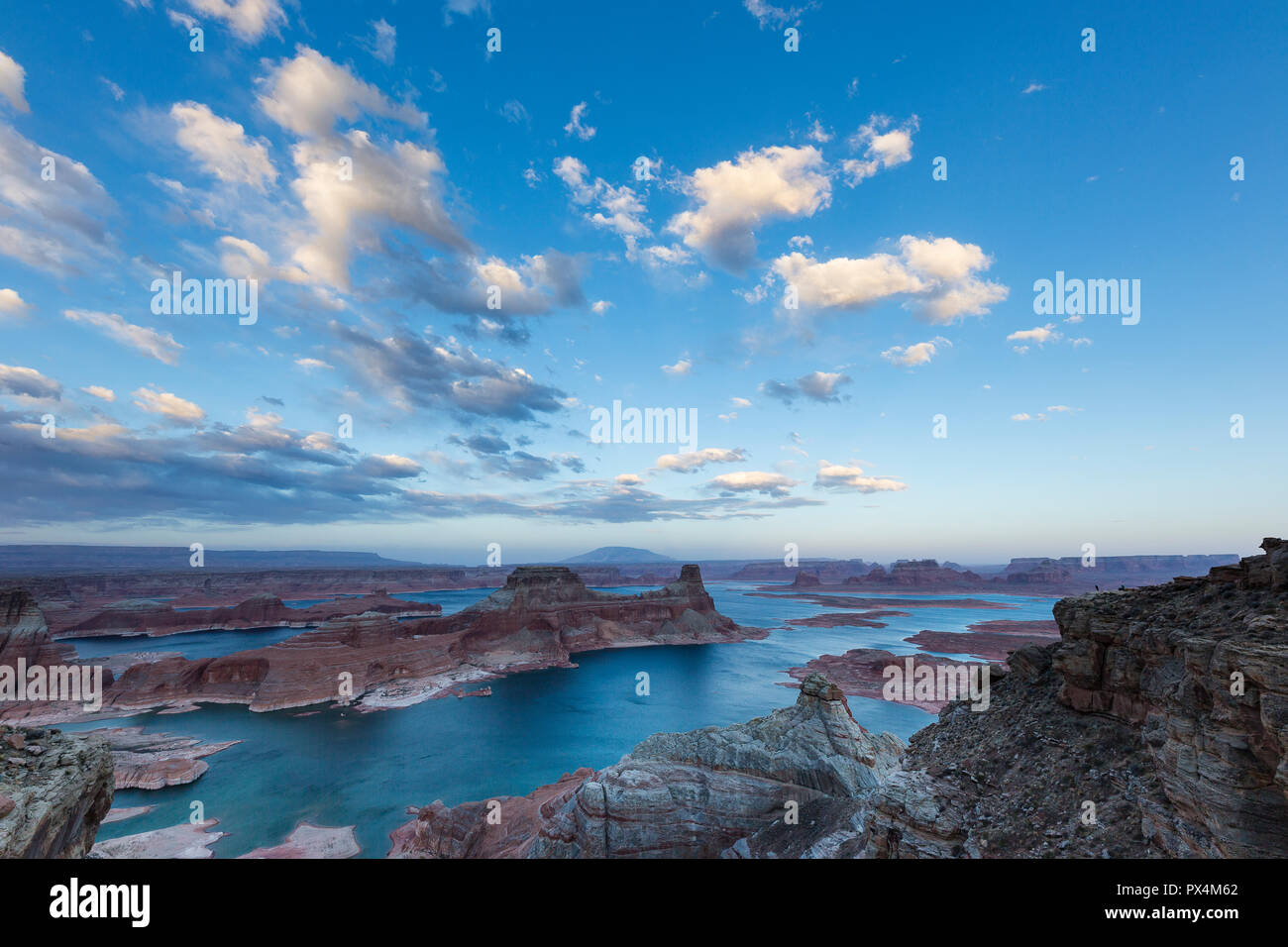 Alstrom Point, AZ, USA. Blick auf die Bucht von Gunsight übersehen am Alstrom Point. Stockfoto