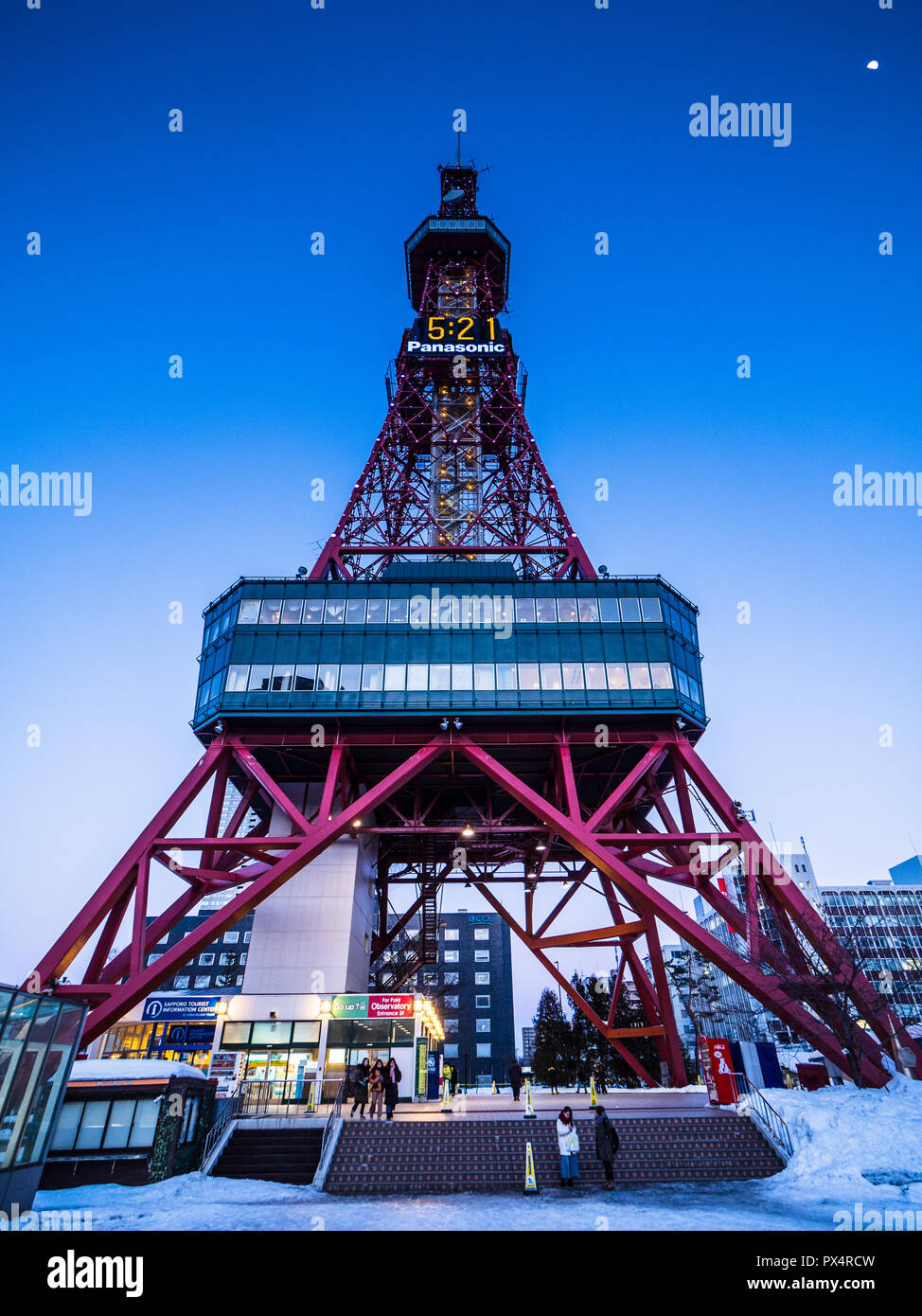 Sapporo Fernsehturm - die Sapporo Fernsehturm im Norden der japanischen Stadt Sapporo, Hokkaido 1957 147,2 Meter hoch gebaut wurde. Architekt Tachū Naitō Stockfoto