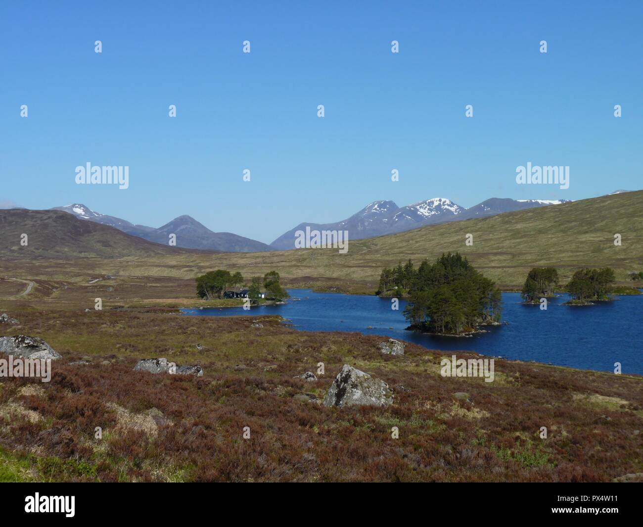 Loch Ossian mit Ben Nevis im Hintergrund, Schottland Stockfoto