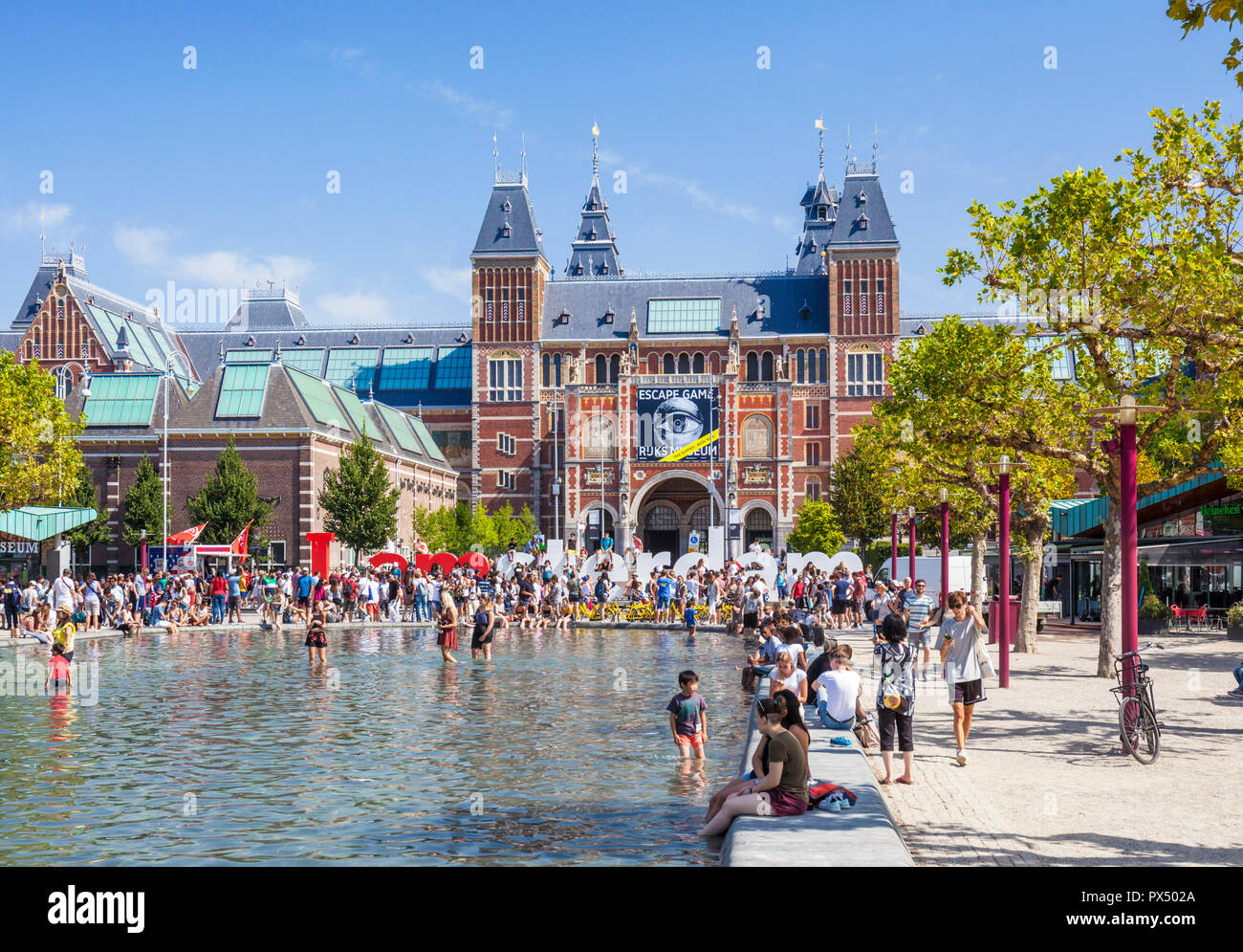 Amsterdam Rijksmuseum Amsterdam Niederländisch Kunstgalerie und Museum Außenansicht mit Pool und ICH AMSTERDAM anmelden Amsterdam Holland EU Europa Stockfoto