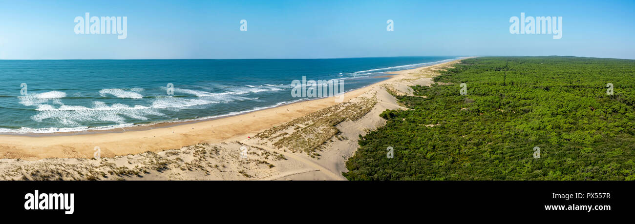 Den Strand und den Atlantischen Ozean in der Nähe der Leuchtturm von La Coubre, La Tremblade, Charente Maritime, Nouvelle-Aquitaine, Frankreich Stockfoto