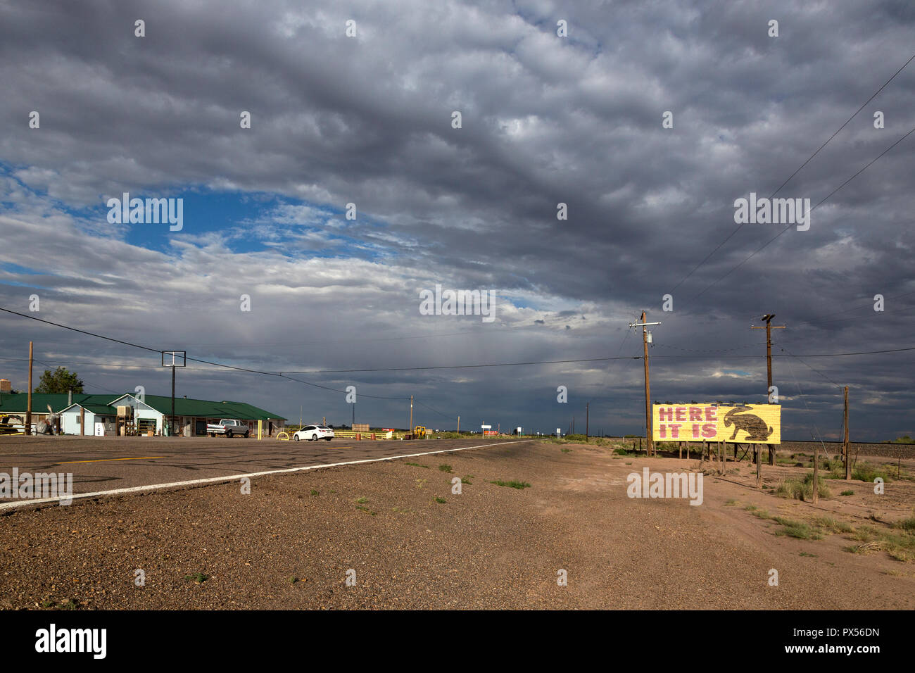 Hier ist es. Zeichen für Jack Rabbit Trading Post, Jack Rabbit Road, Route 66, Joseph City, Arizona, USA Stockfoto