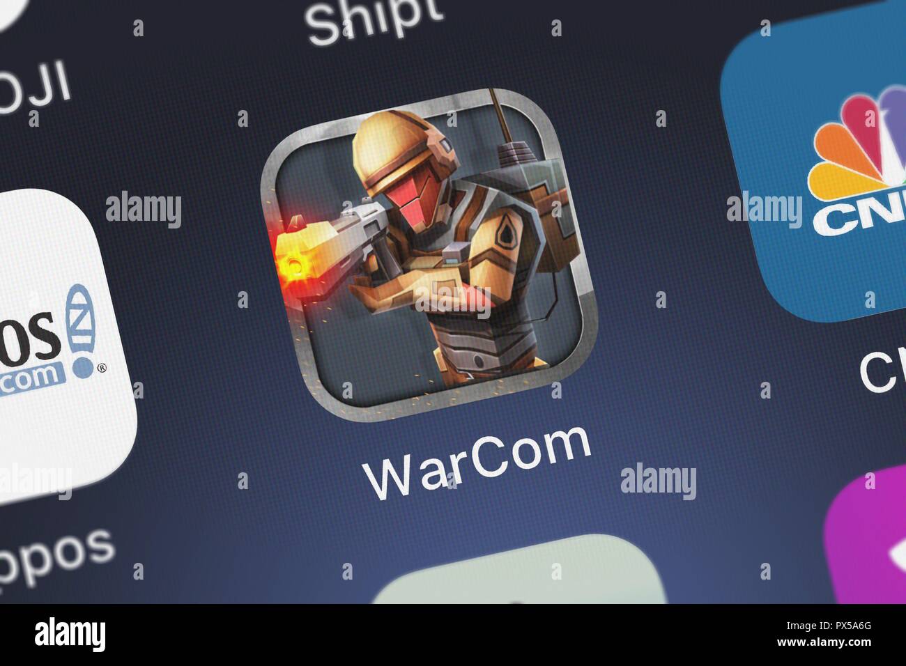 London, Großbritannien, 19. Oktober 2018: Bildschirmfoto von mobilen Triniti Interactive Limited app WarCom: Shootout. Stockfoto