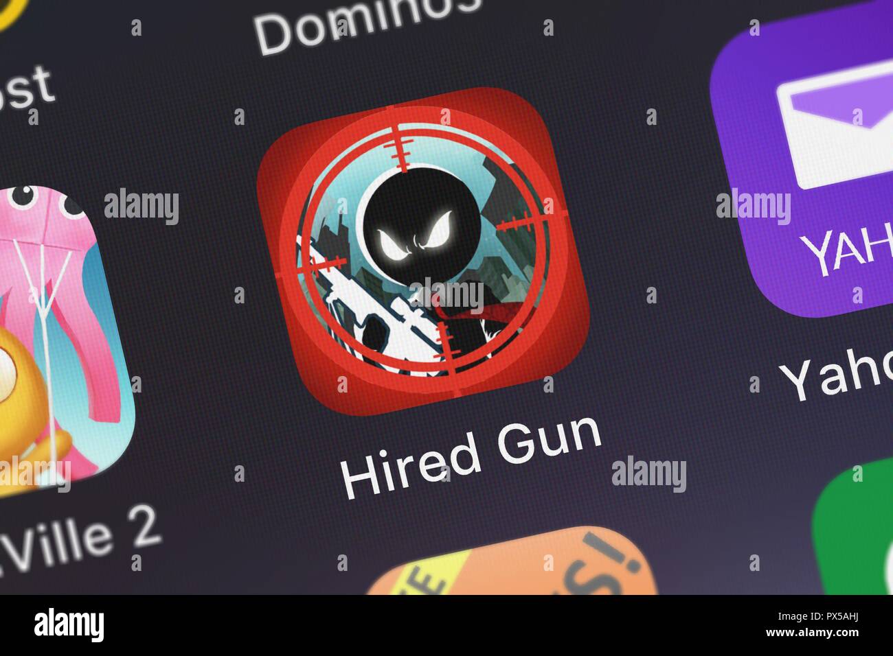London, Großbritannien, 19. Oktober 2018: Bildschirmfoto von mobilen Triniti Interactive Limited app angestellte Gewehr. Stockfoto