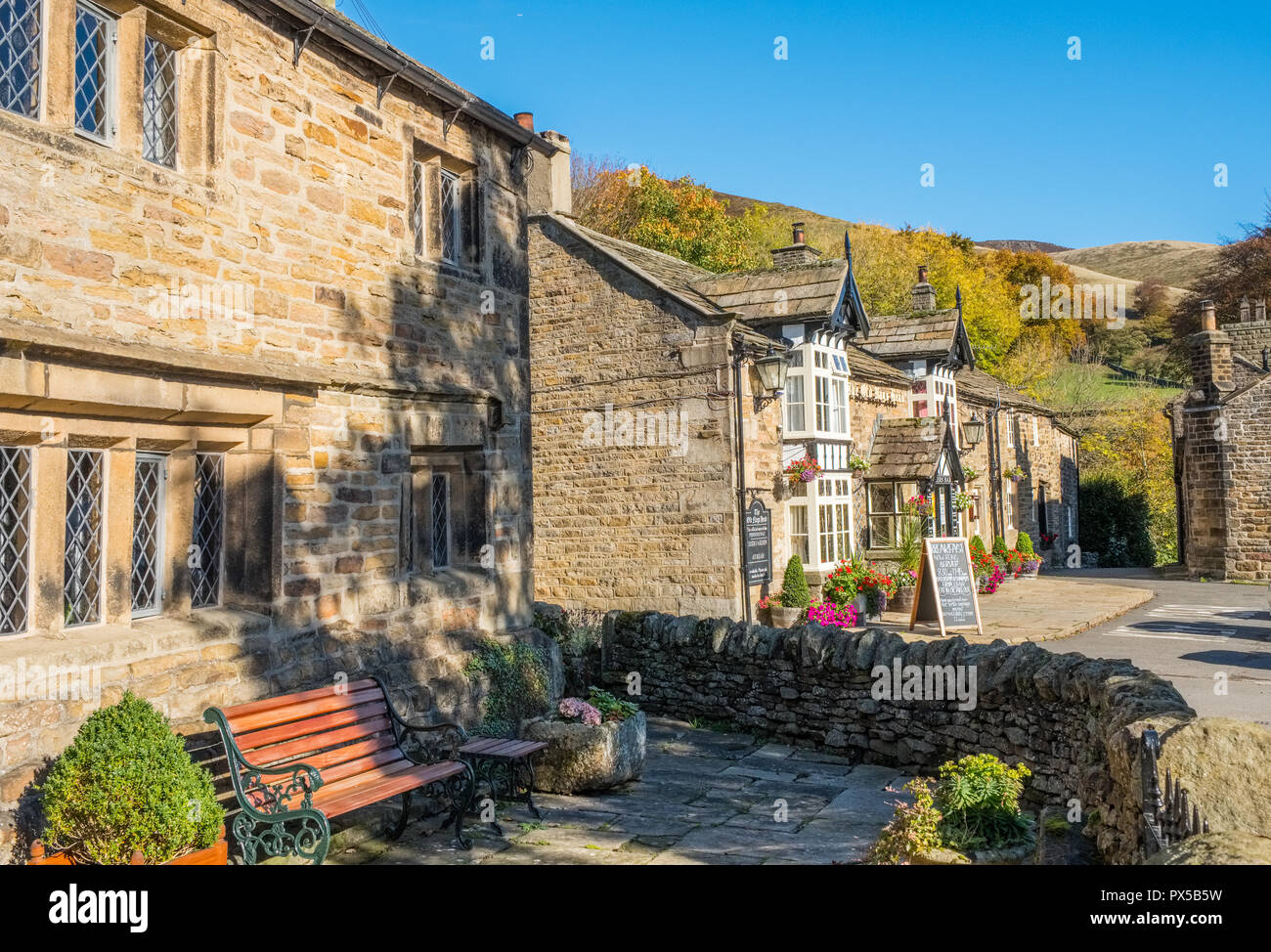 Die alte Nags Head Pub/Public House im Edale Dorf, Nationalpark Peak District, Derbyshire, Großbritannien Stockfoto