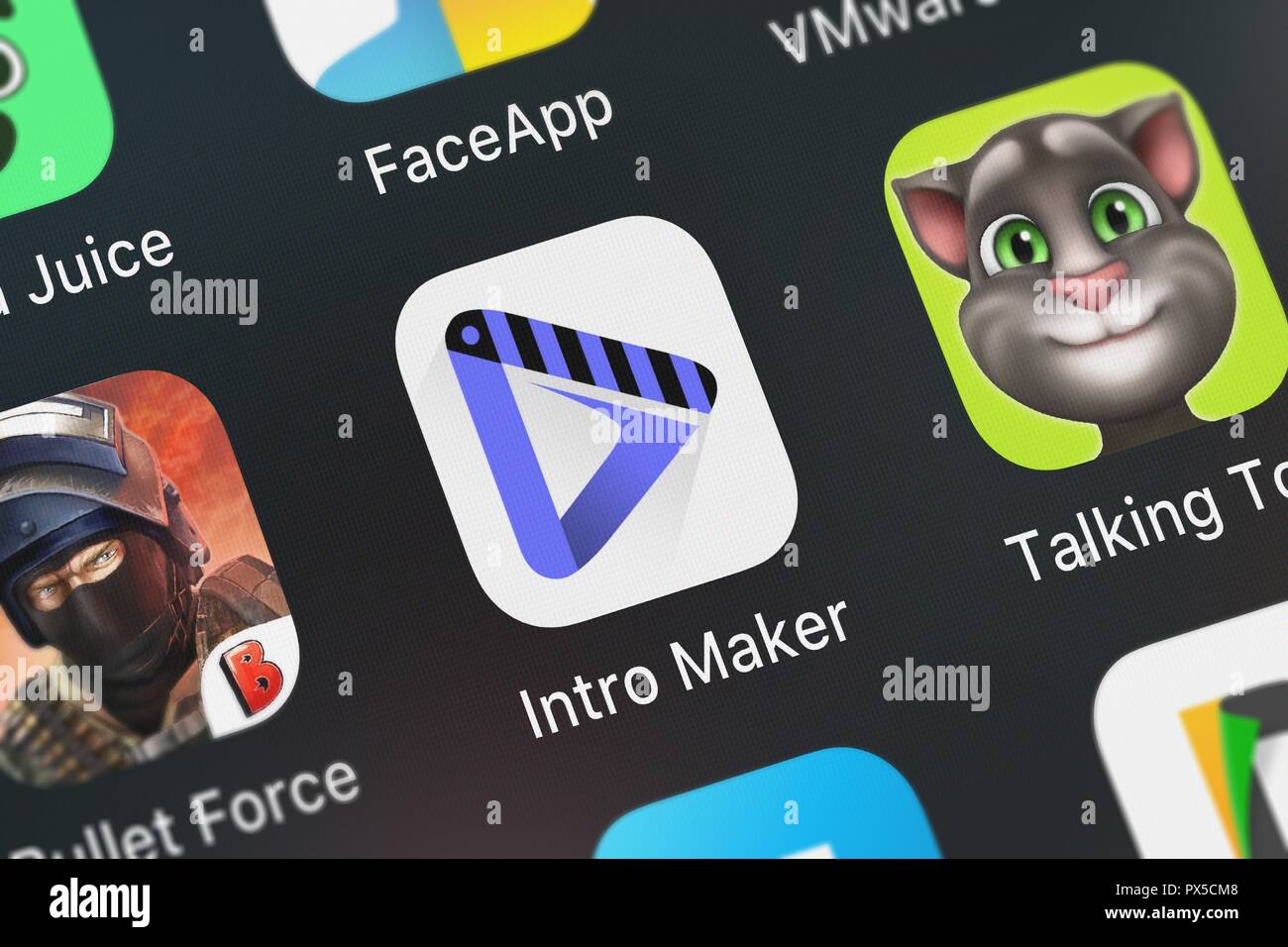 London, Großbritannien, 19. Oktober 2018: Nahaufnahme der Intro Maker: Outro Creator Symbol aus dem Filter Tag auf einem iPhone. Stockfoto