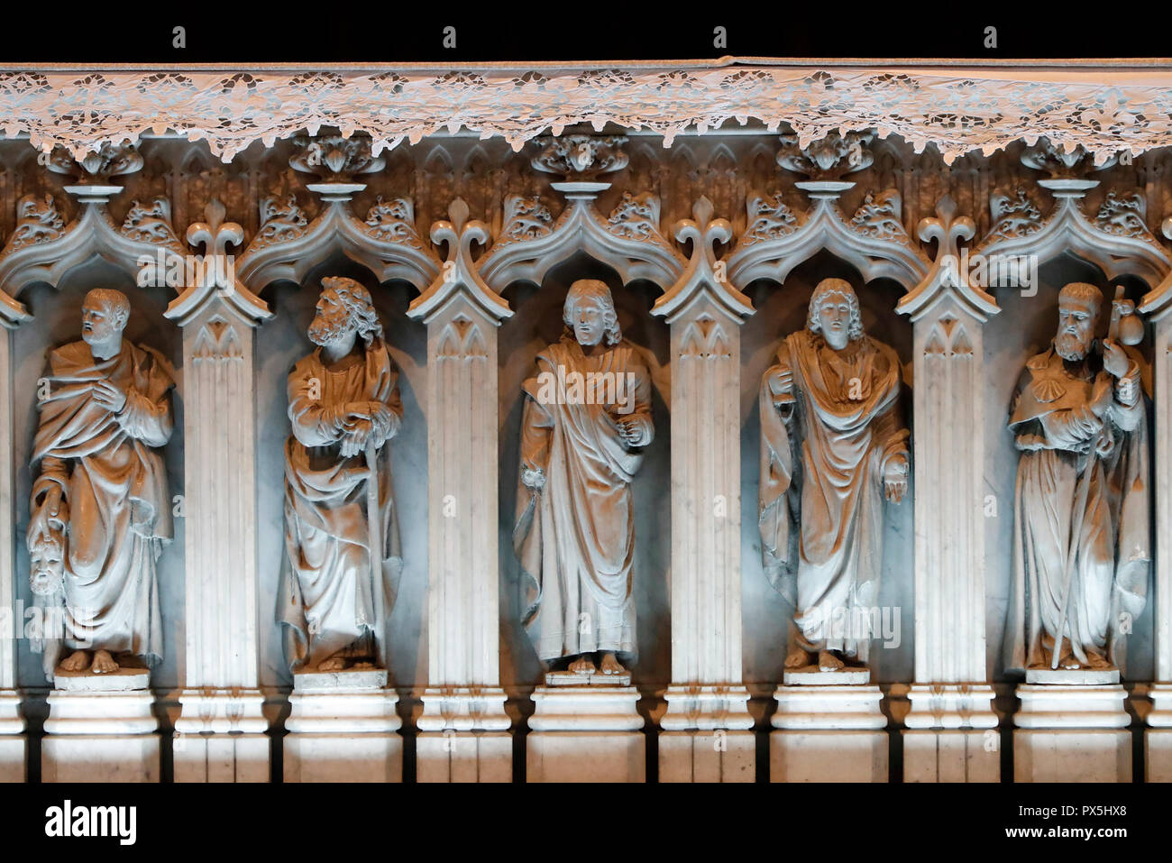Saint Nizier Kirche. Hauptaltar. Jesus und die Apostel. Statuen. Lyon. Frankreich. Stockfoto