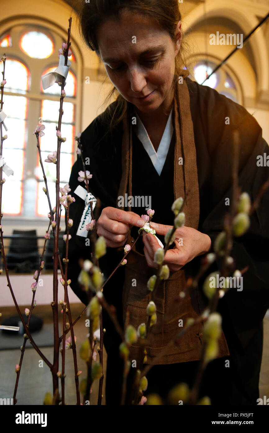 Shinnenkai neues Jahr zen buddhistische Zeremonie in Paris, Frankreich. Stockfoto