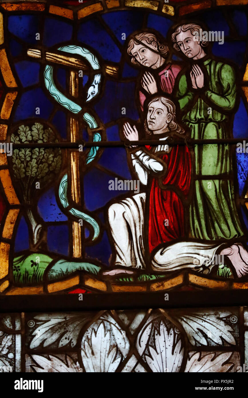 Saint-Pierre-le-Jeune evangelische Kirche. Das Personal des Mose wurde in die Schlange gestellt: eine nachash. Glasfenster. Straßburg. Frankreich. Stockfoto