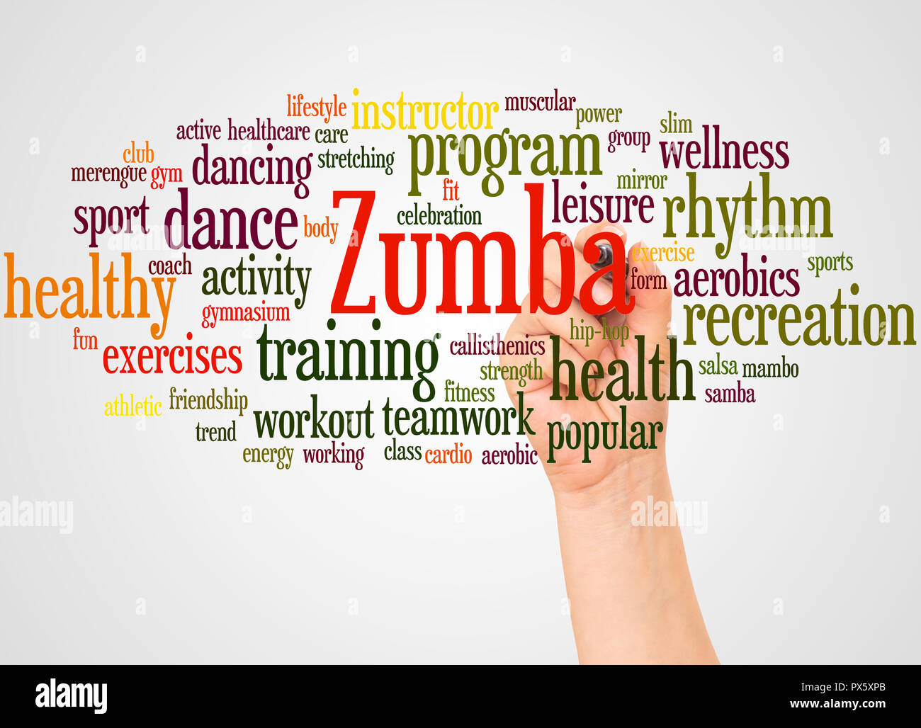 Zumba Fitness Wort cloud und Hand mit Marker Konzept auf weißem Hintergrund. Stockfoto