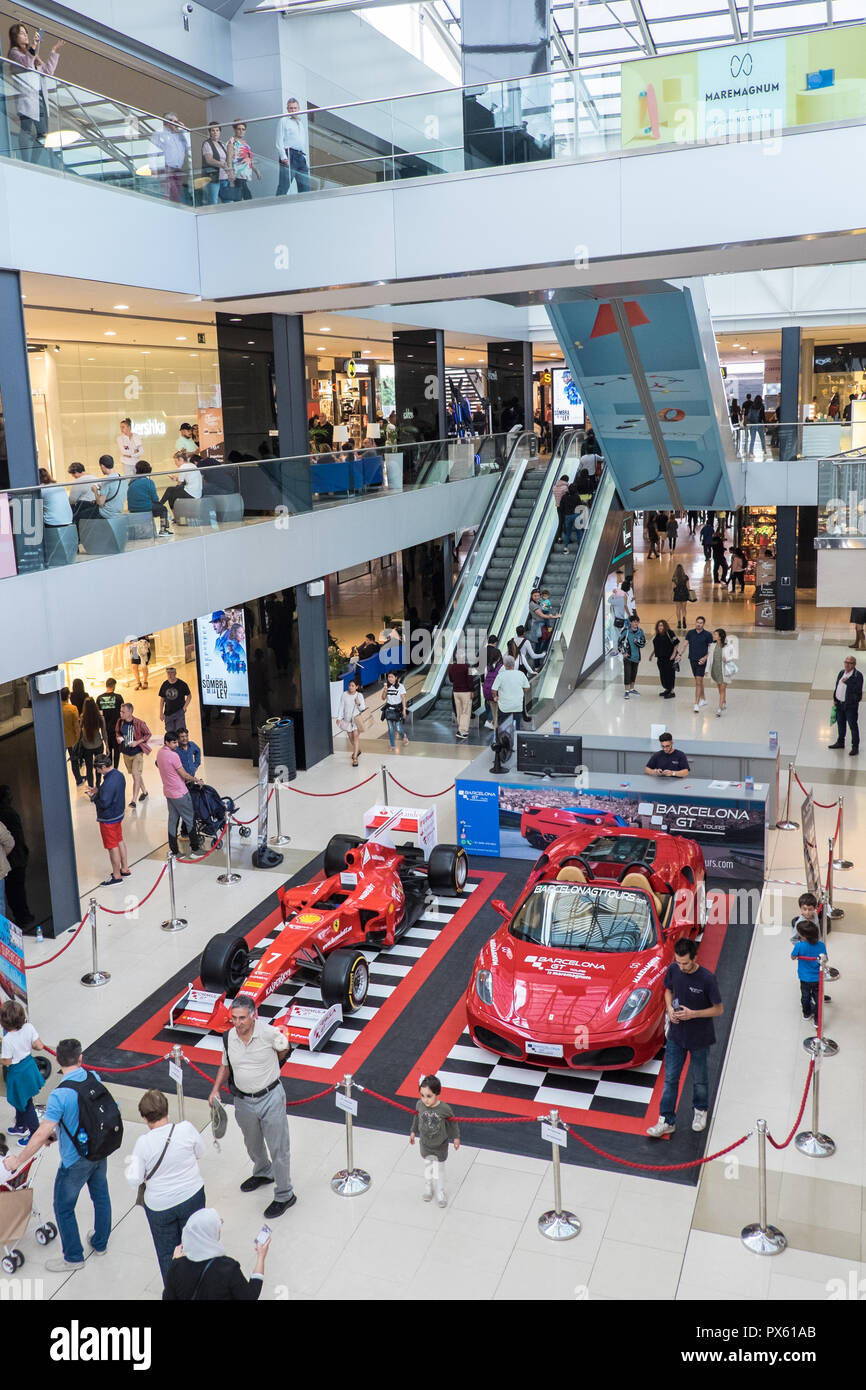 Ferrari fahren, Maremagnum, riesige, Shopping Center, Center, Mall, Einzelhandel, Steckdose, komplexe, Barcelona, Katalonien, Katalonien, Katalonien, Spanien, Spanisch, Stockfoto