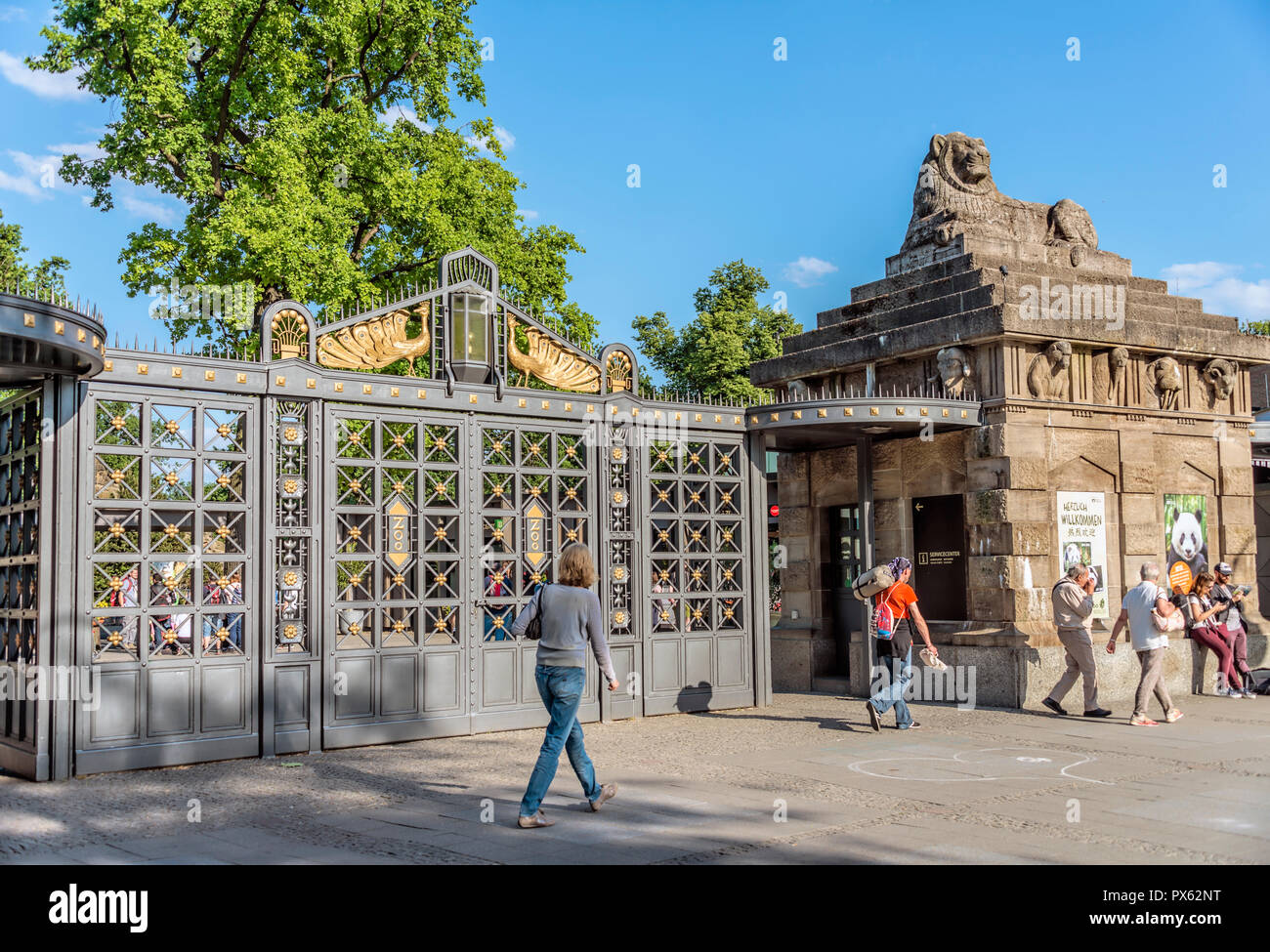 Eingangstor zum Berliner Zoo, Deutschland Stockfoto