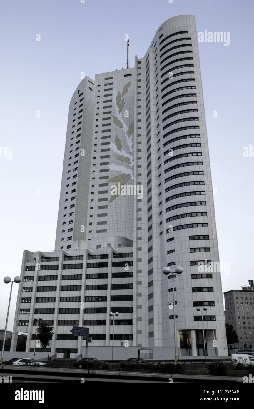 Modernes Gebäude in der Wagramerstrasse, Österreich, Wien, 22. Bezirk, Donaucity Stockfoto