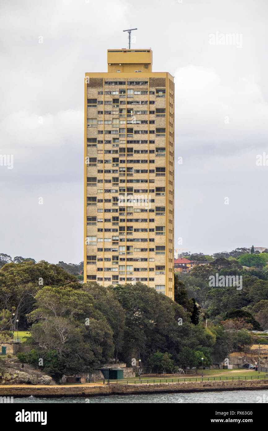 Wahrzeichen Harry Seidler Blues Point Tower iconic residential Apartment Block auf Lavendel Bay Sydney, NSW, Australien. Stockfoto