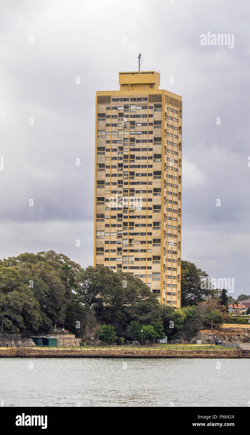 Blues Point Tower Apartments an der Nordküste von Sydney Harbour vom Architekten Harry Seidler Sydney NSW Australien entwickelt. Stockfoto