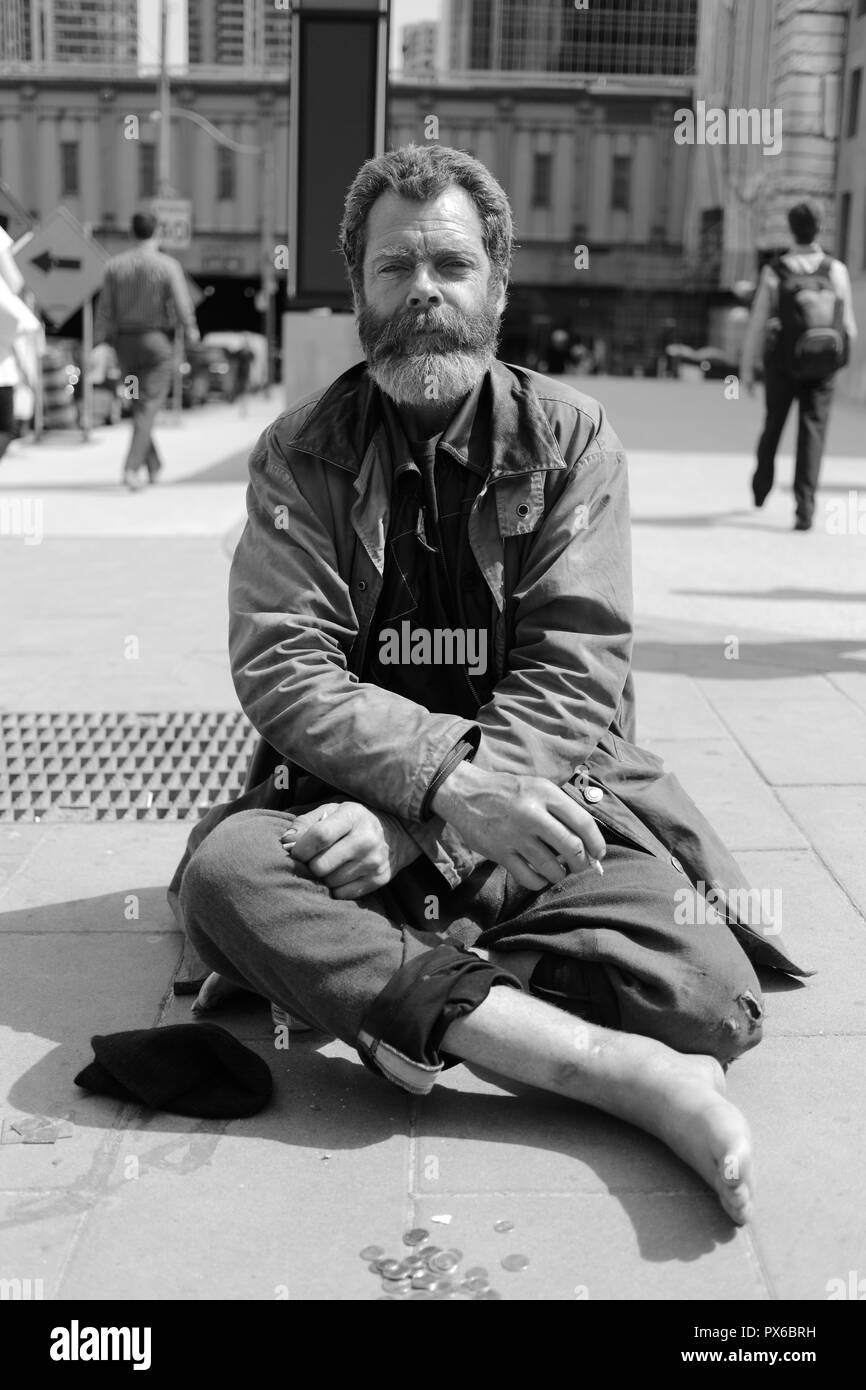 Schwarz-weiß-Porträt von Obdachlosen, Toronto, Ontario, Kanada. Stockfoto
